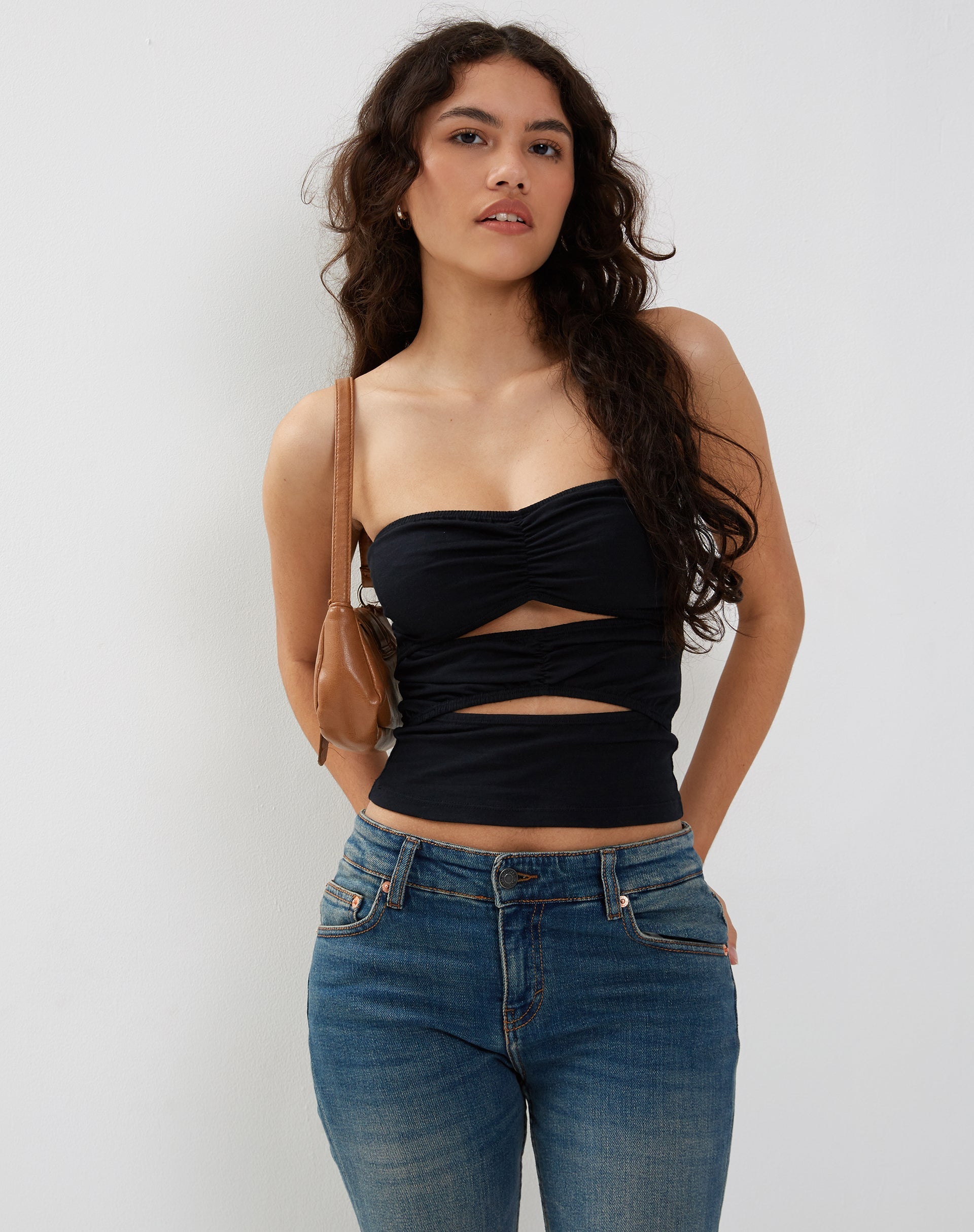 Image von Dayu Bandeau Crop Top in Schwarz