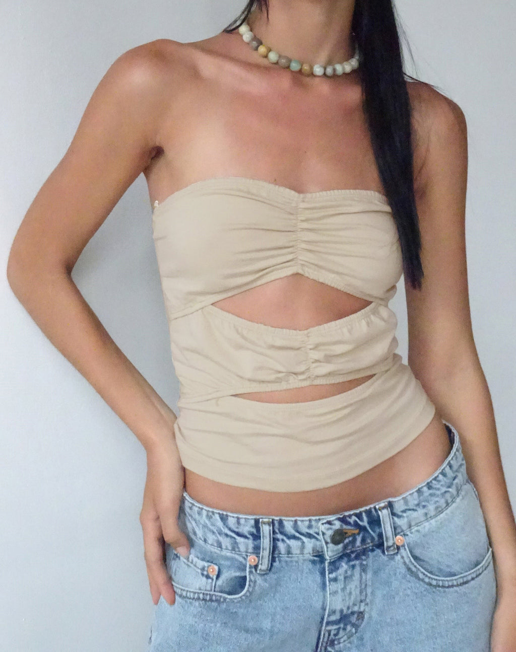 MOTEL X JACQUIE Dayu Bandeau Crop Top in Kokosnuss-Milch