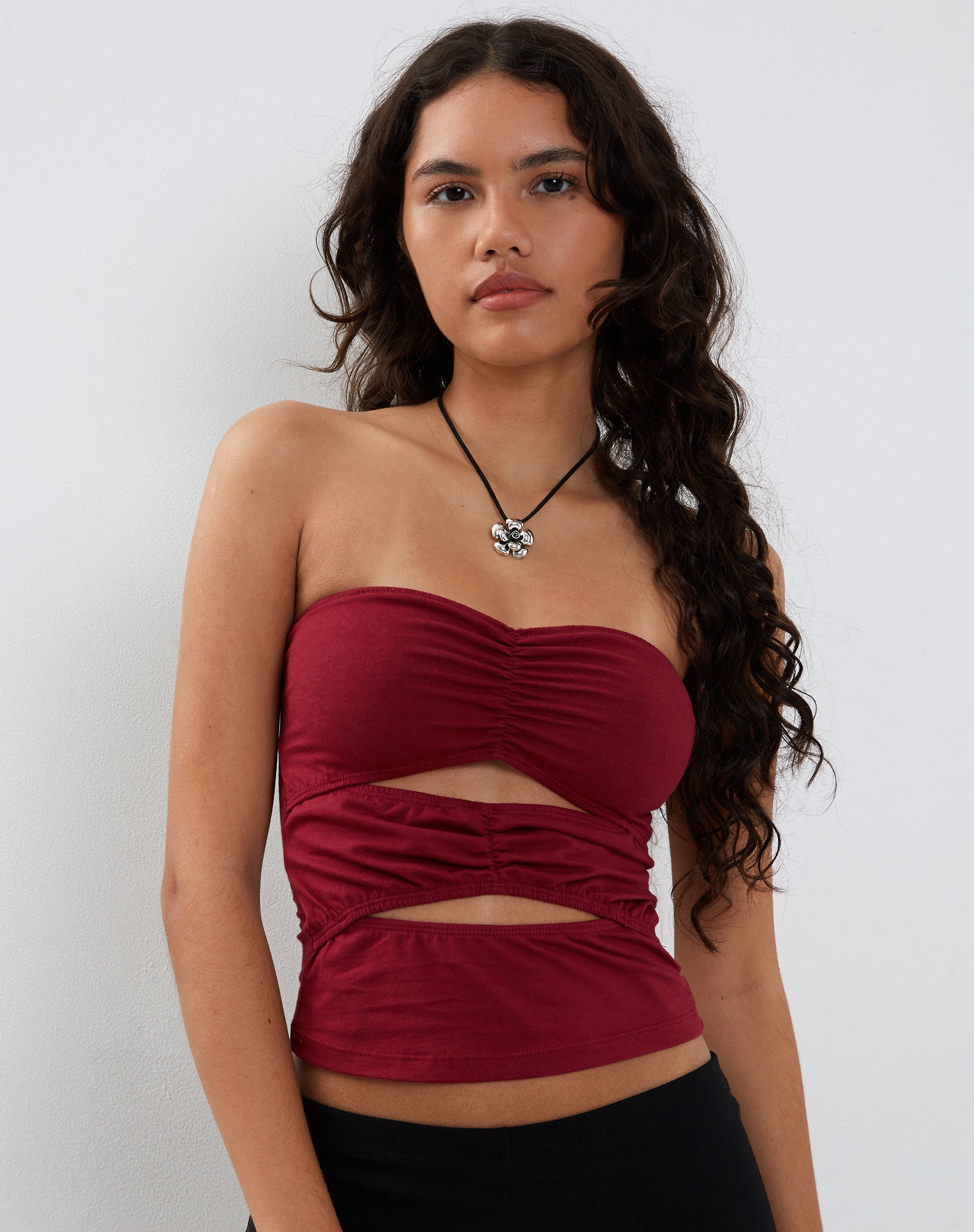 Bild von Dayu Bandeau Crop Top in Burgundy
