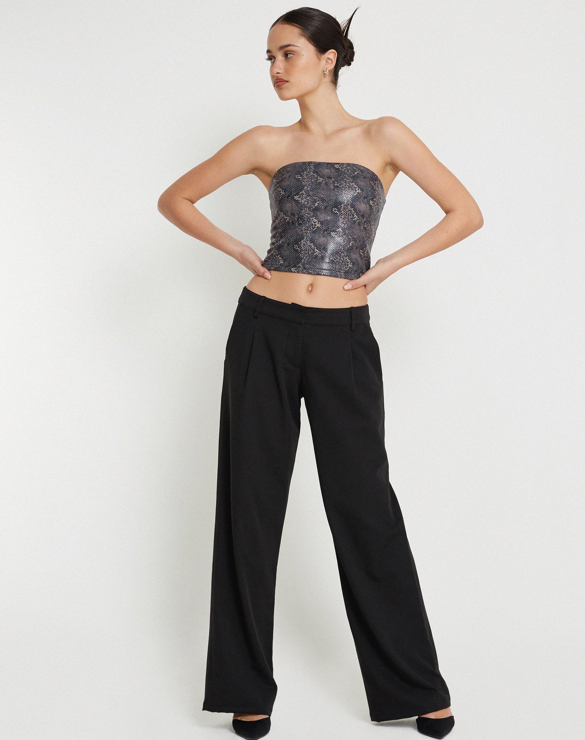 Image of Dena bandeau Top in PU Schlangenhaut Tan