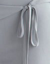 Grau mit Gürtel