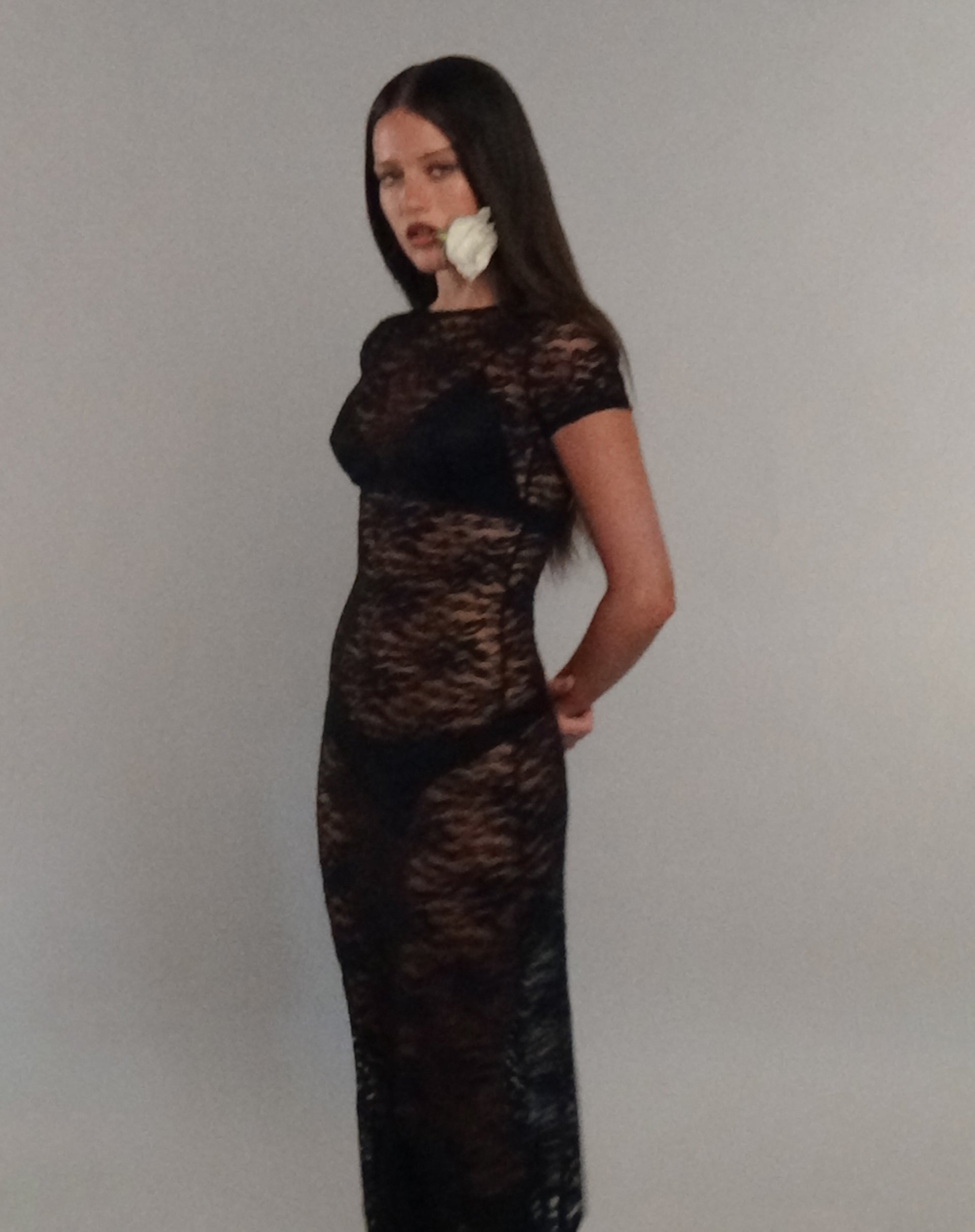Bild von Detrie Midikleid mit tiefem Rücken aus schwarzer Spitze