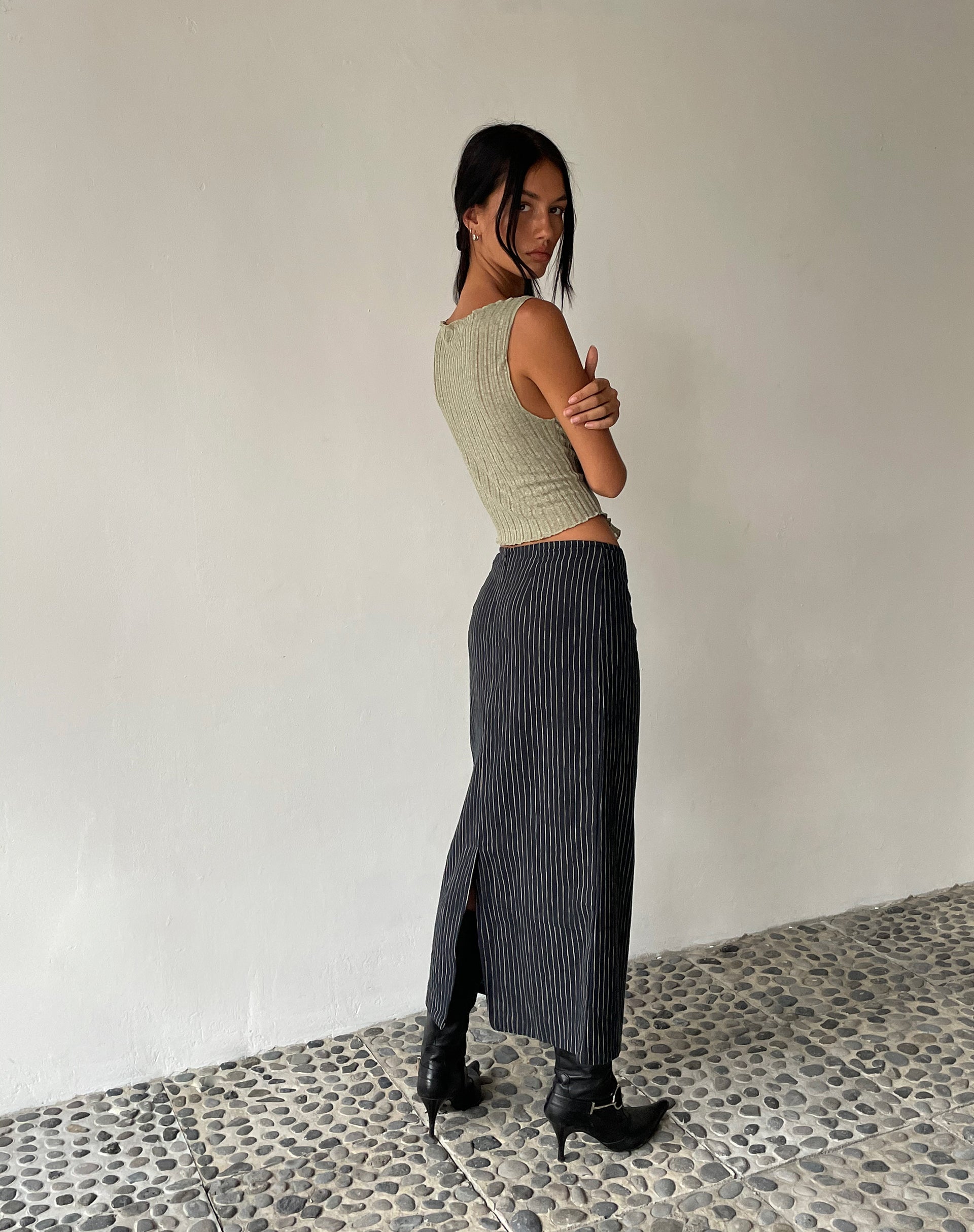 Bild von MOTEL X JACQUIE Duende Midirock in Sketchy Stripe Schwarz