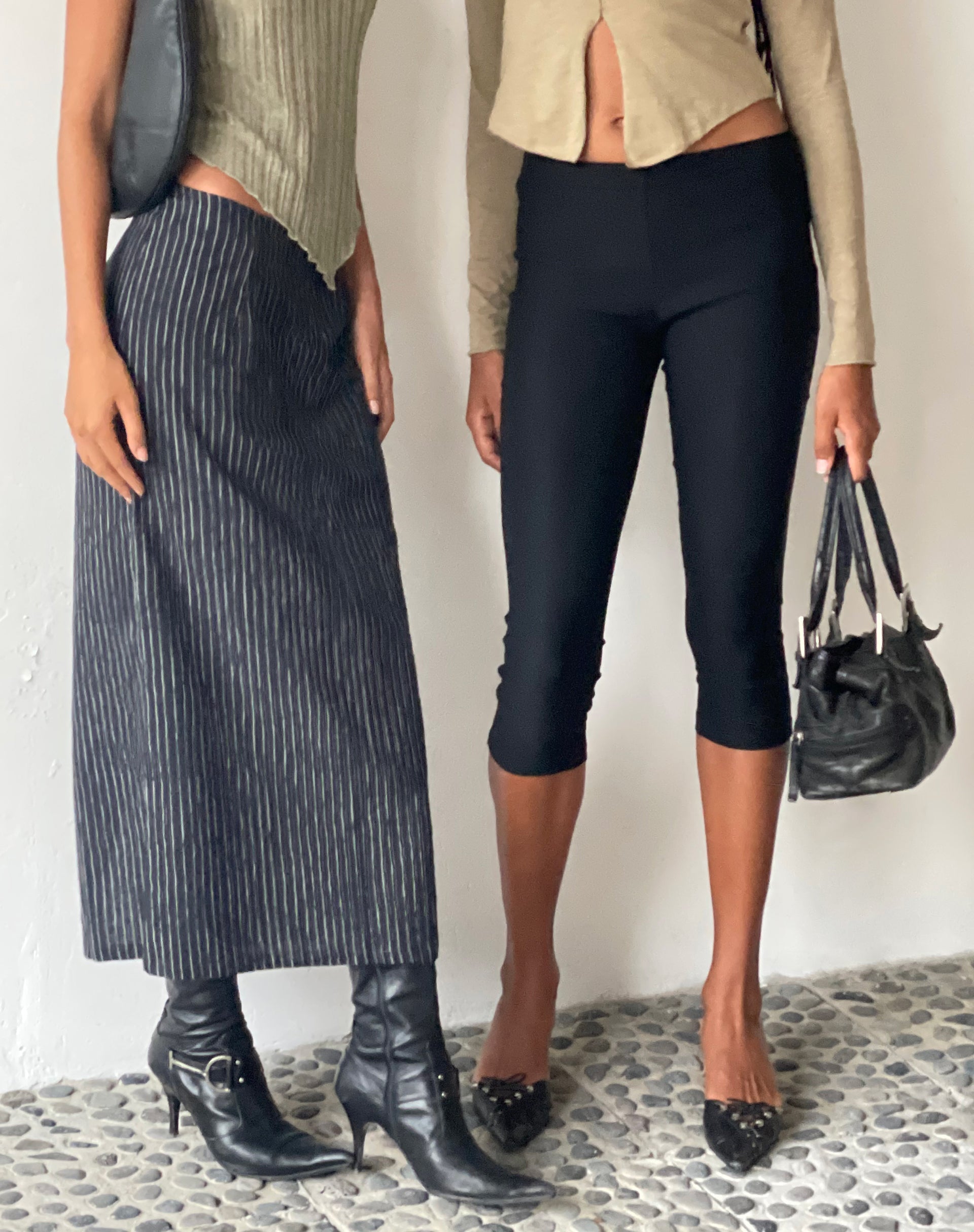 Bild von MOTEL X JACQUIE Duende Midirock in Sketchy Stripe Schwarz