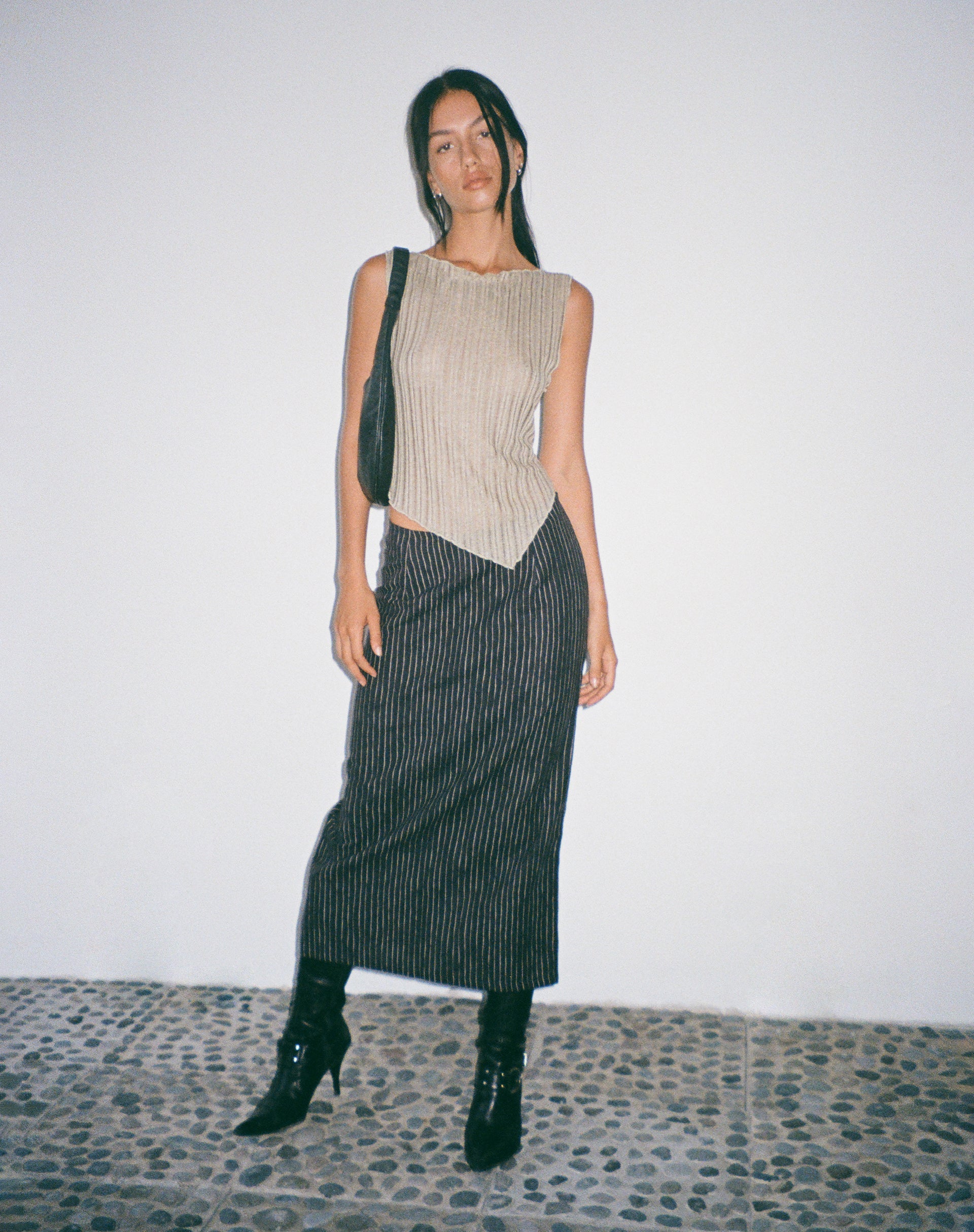 Bild von MOTEL X JACQUIE Duende Midirock in Sketchy Stripe Schwarz