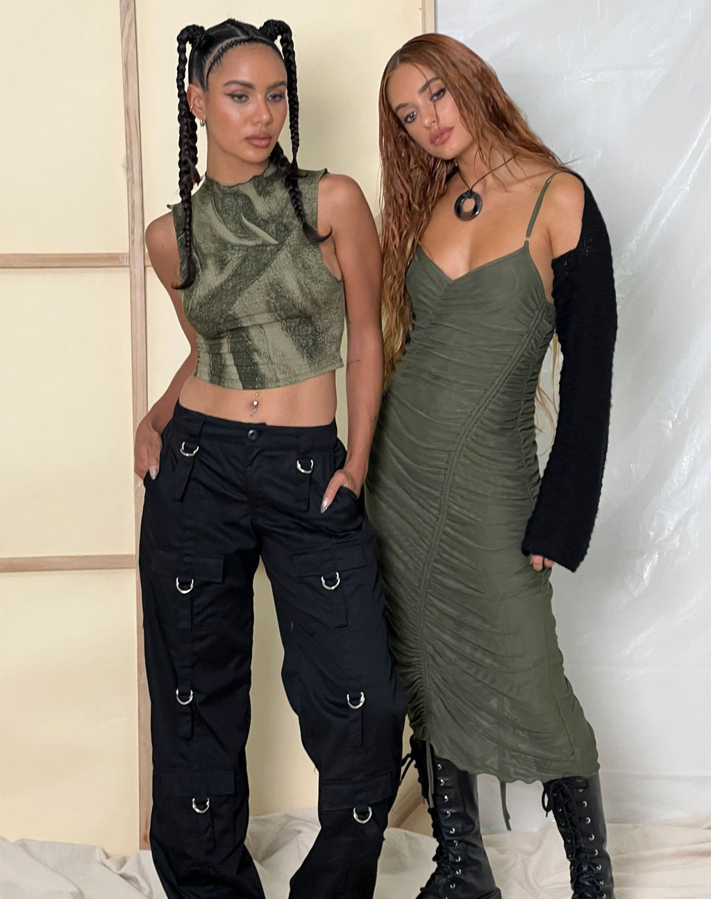 Dulcia Midikleid aus gerafftem Mesh in Blattgrün
