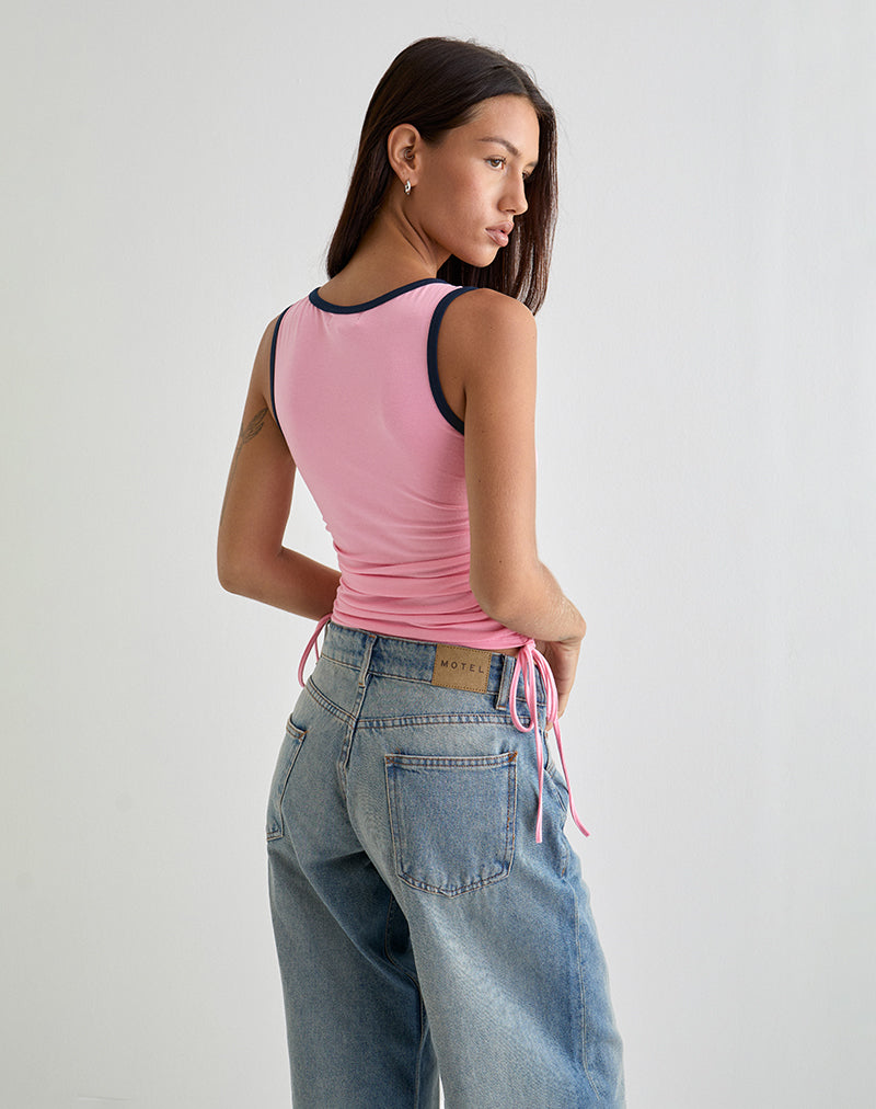 Image of Laird Wrap Top in Ballet Pink mit marineblauem Einband