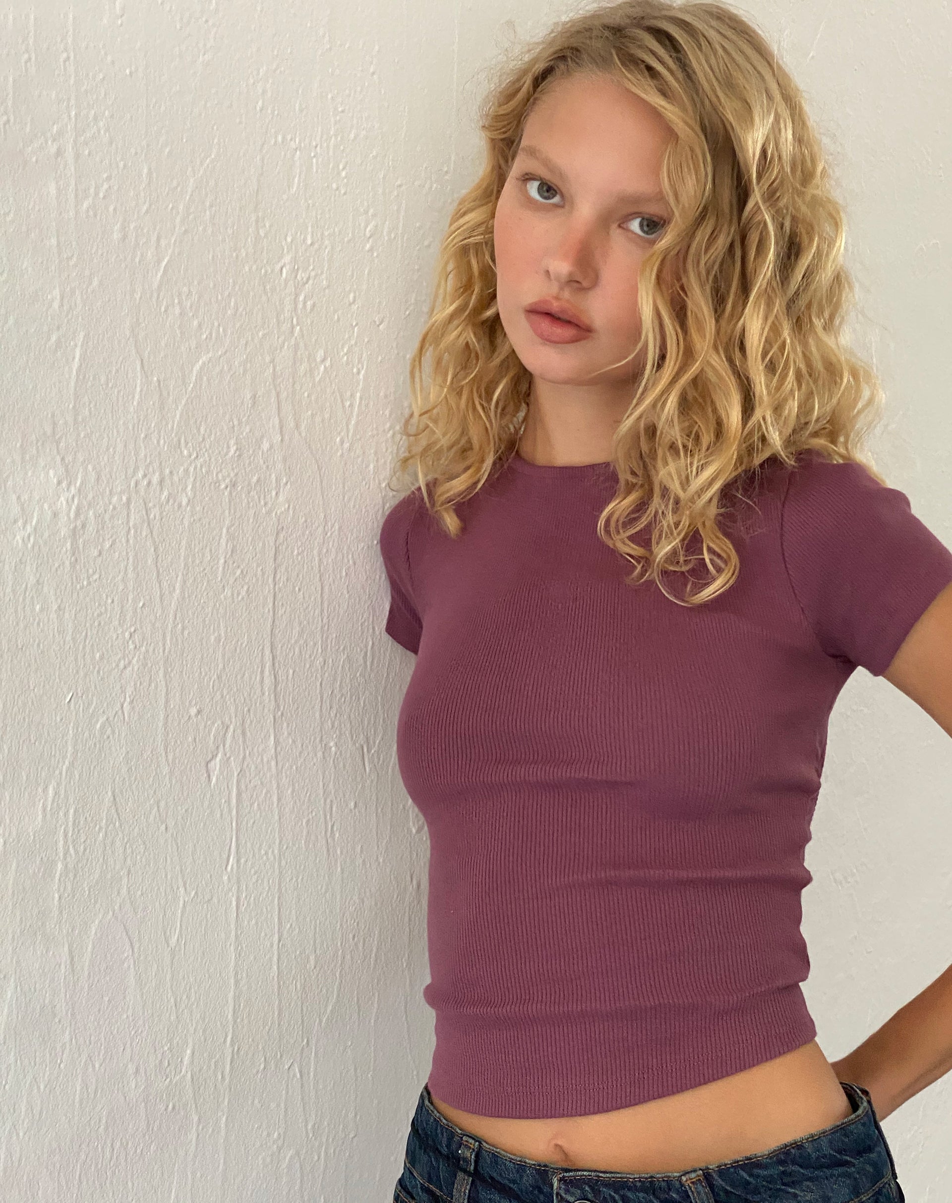 Bild von Elyto Geripptes Tee mit offenem Rücken in Mauve