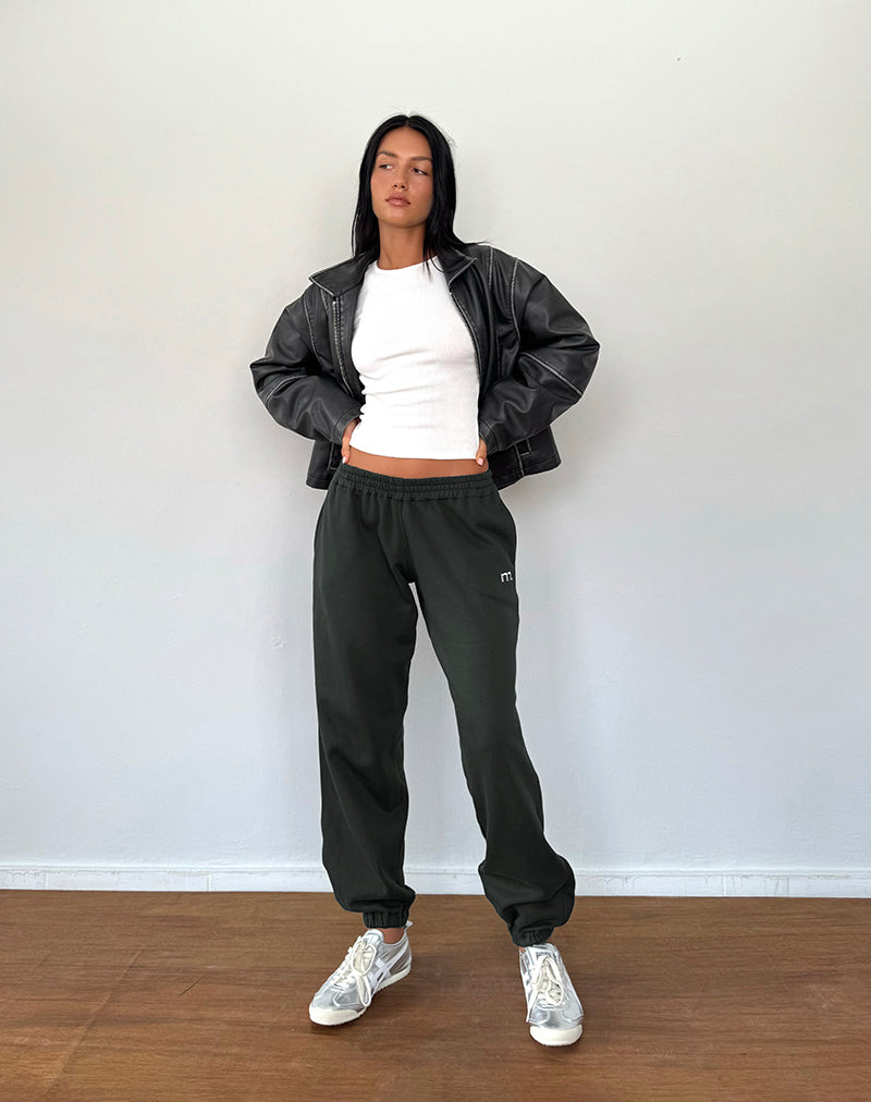 Image of Em Jogger in Beluga Hellgrau mit M-Stickerei