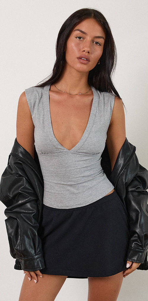 Bild von Emberly Plunge Top in Grau meliert