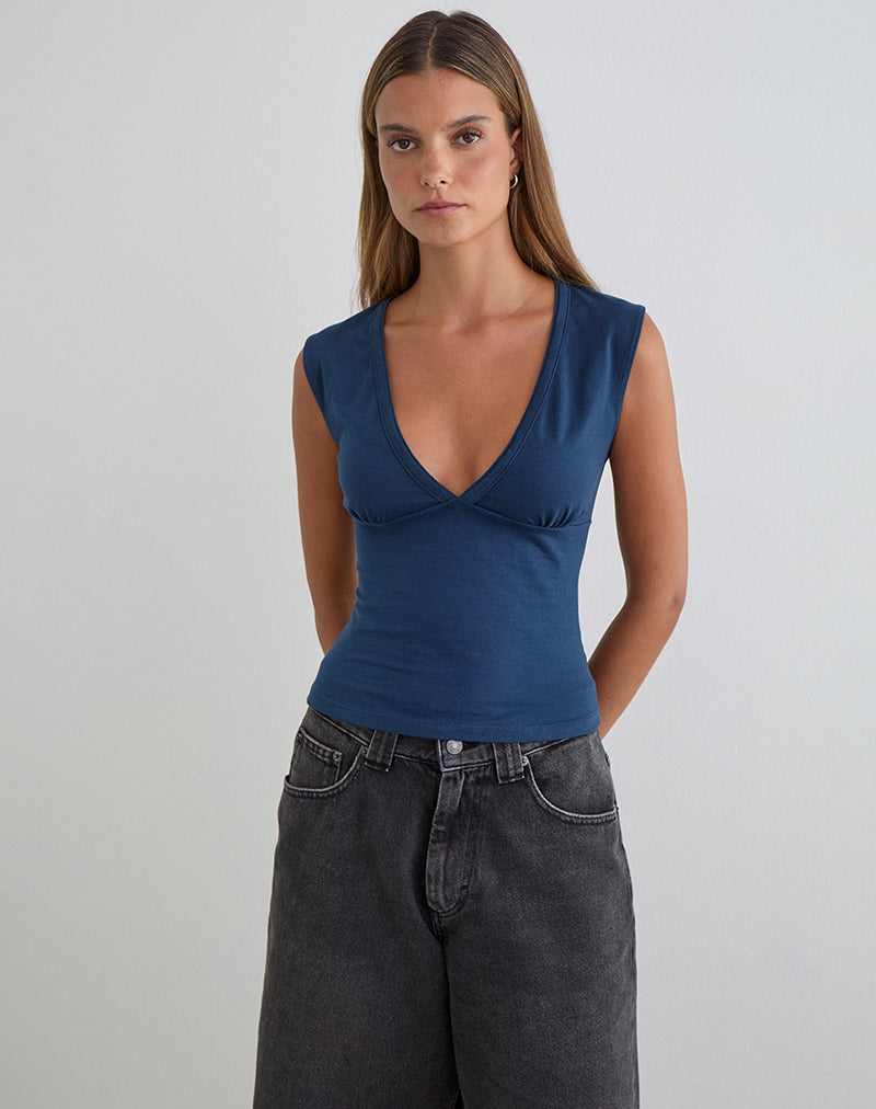 Emberly Plunge Top in Marineblau
