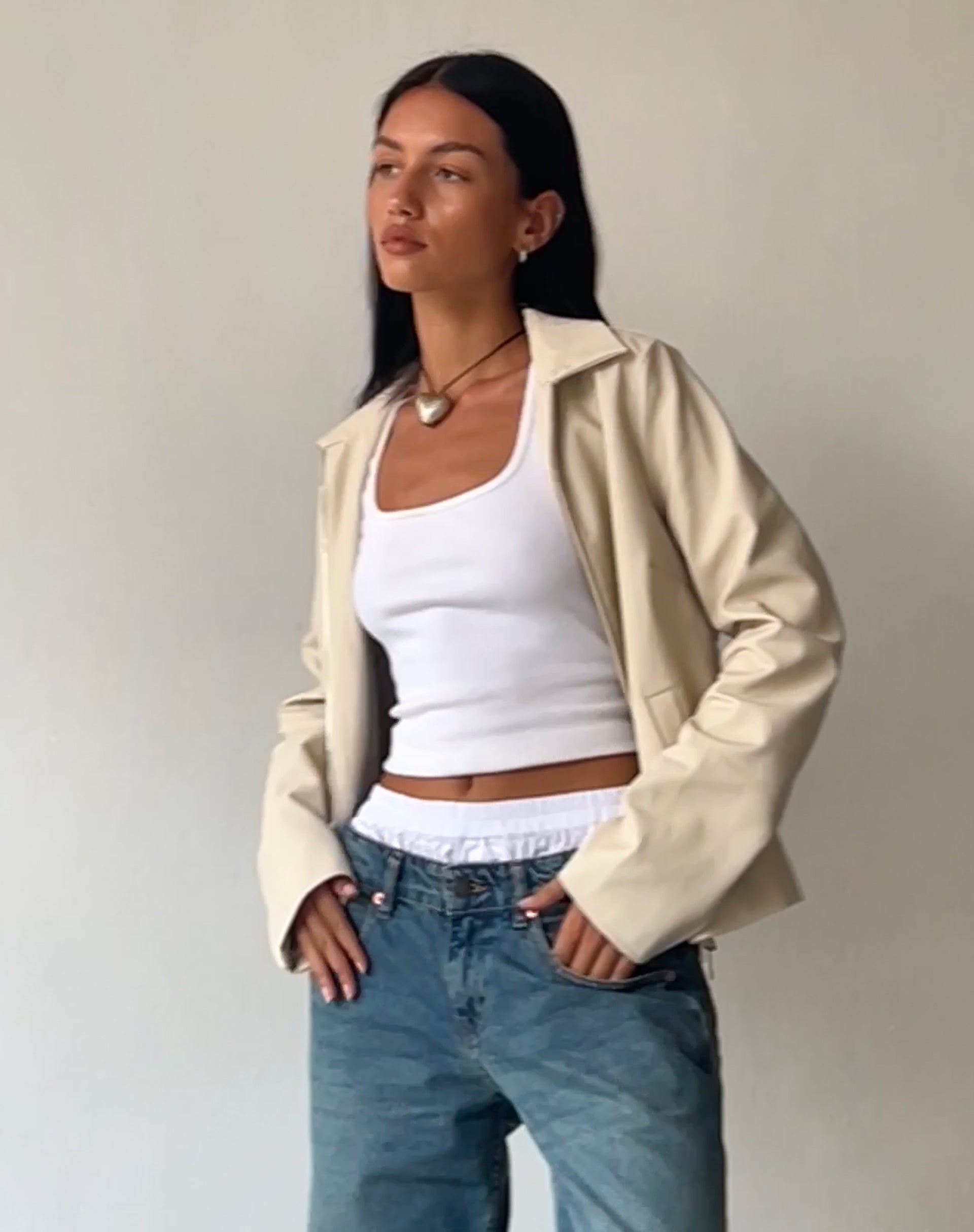 Bild von Enid Jacke in PU Elfenbein