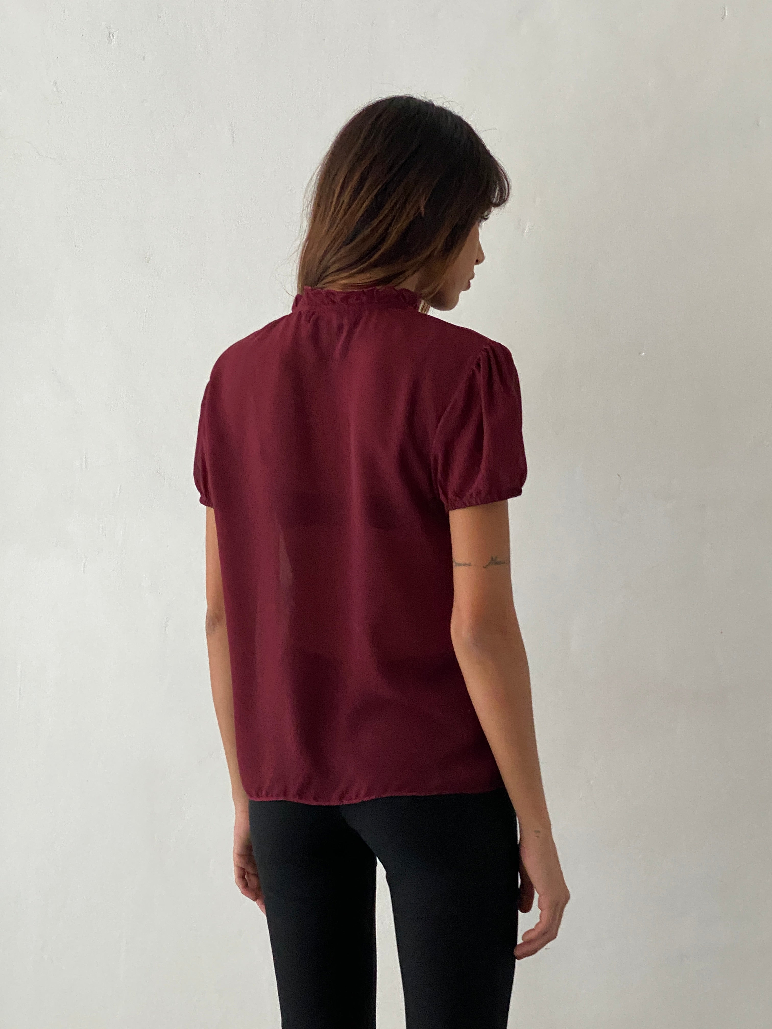 Image of Enzo Bluse mit hohem Halsausschnitt aus Chiffon in Oxblood