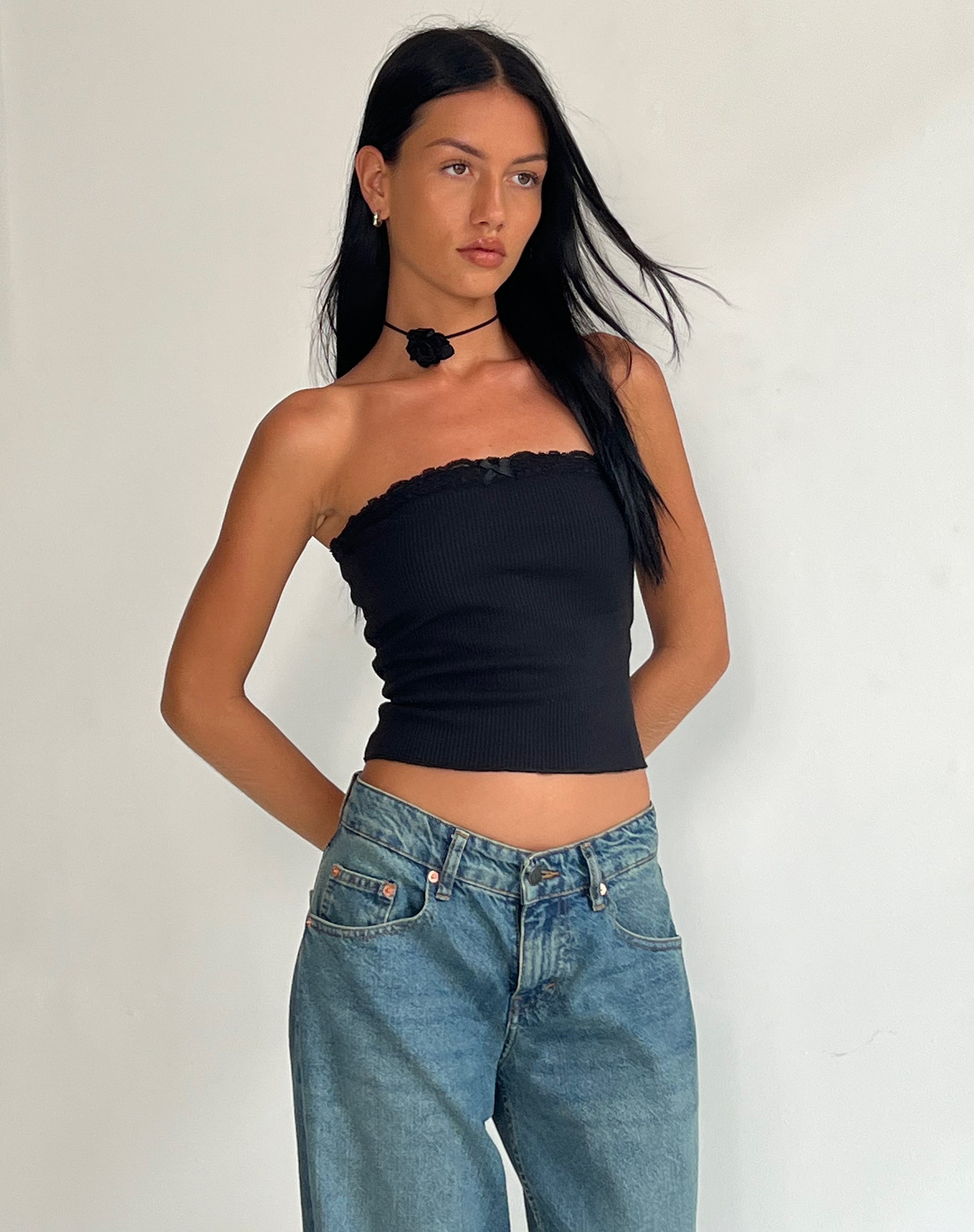 Bild von Ernie Bandeau Rib Top in Schwarz
