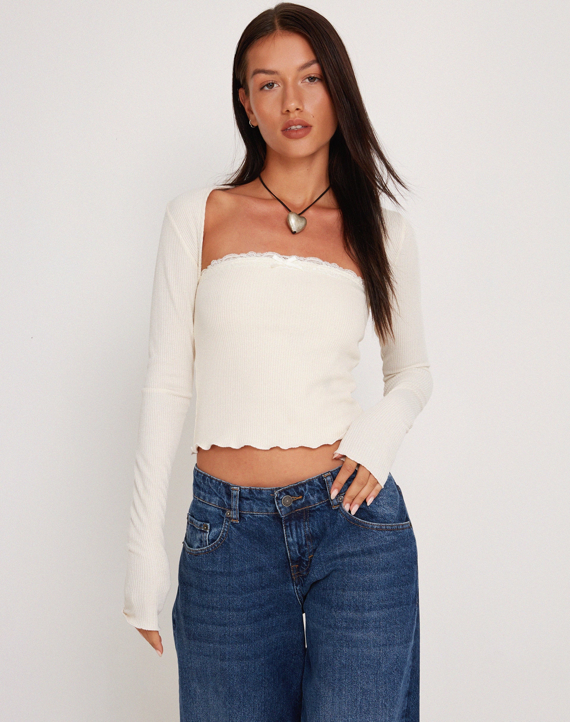 Bild von Suri Rib Shrug Top in Elfenbein