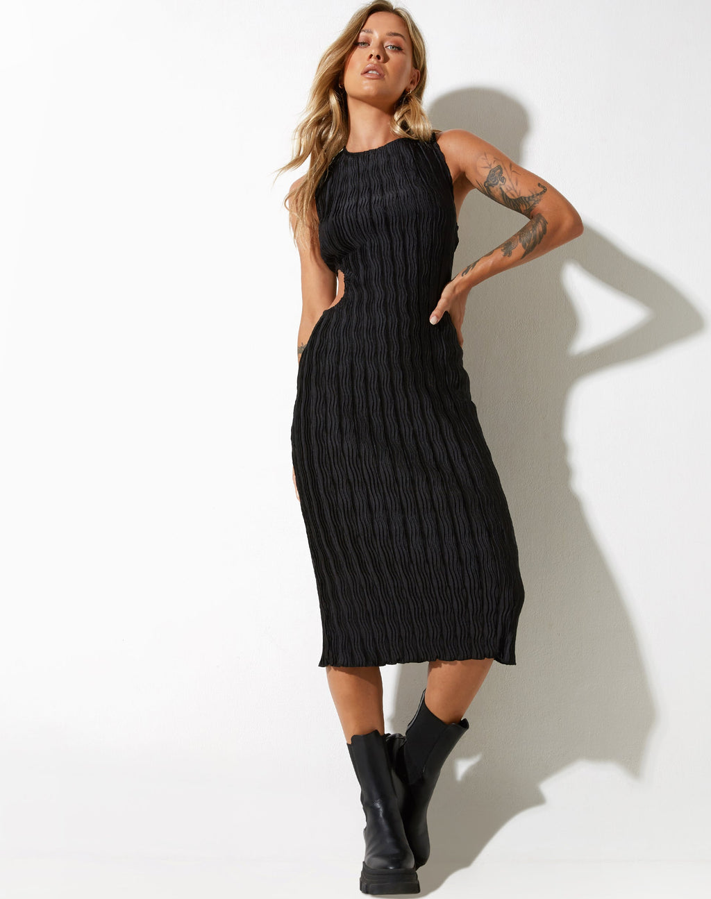 Estonia Midikleid in Schwarz mit Knittereffekt