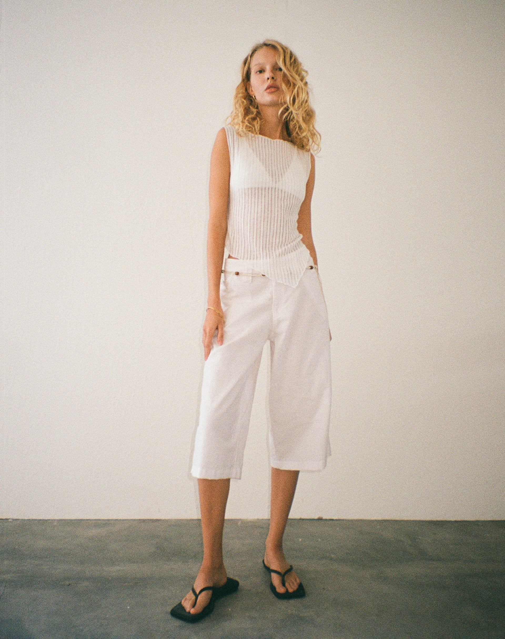Image of Etta Gestrickte Weste Top In Elfenbein