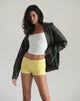 Bild von Eunia Shorts in Gelb und Weiß gestreift