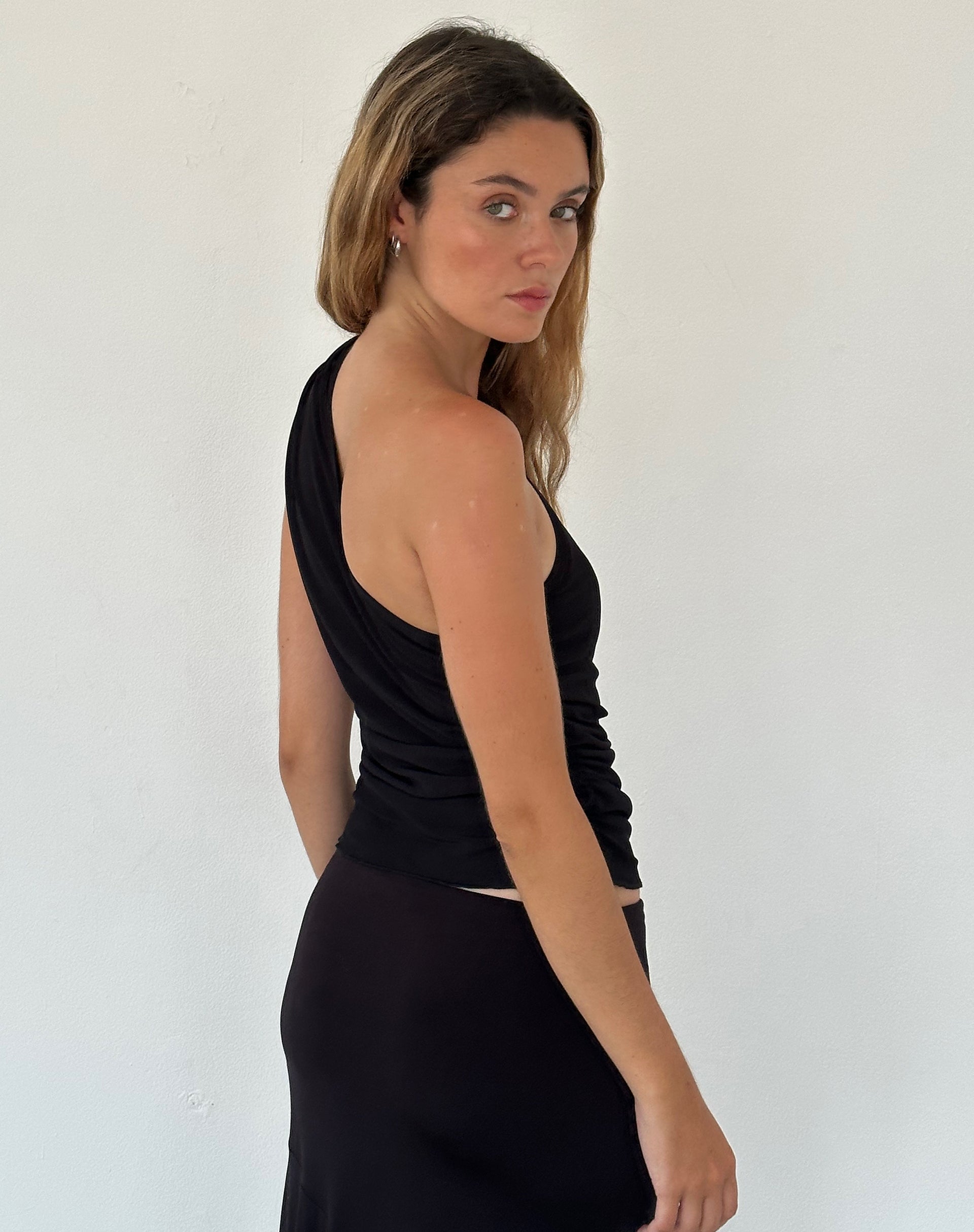 Image of Evelina One Shoulder Top aus schwarzem Mesh