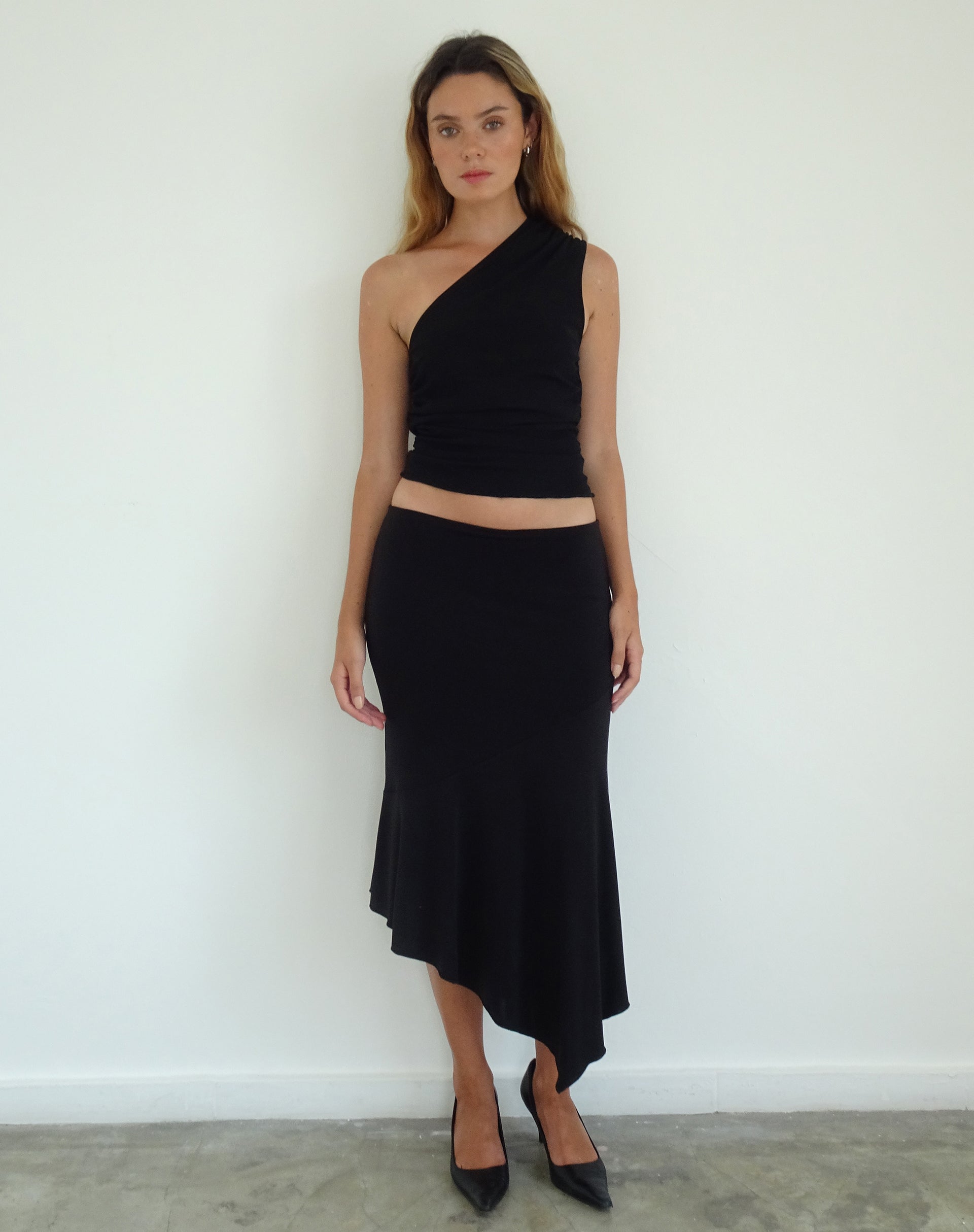 Image of Evelina One Shoulder Top aus schwarzem Mesh