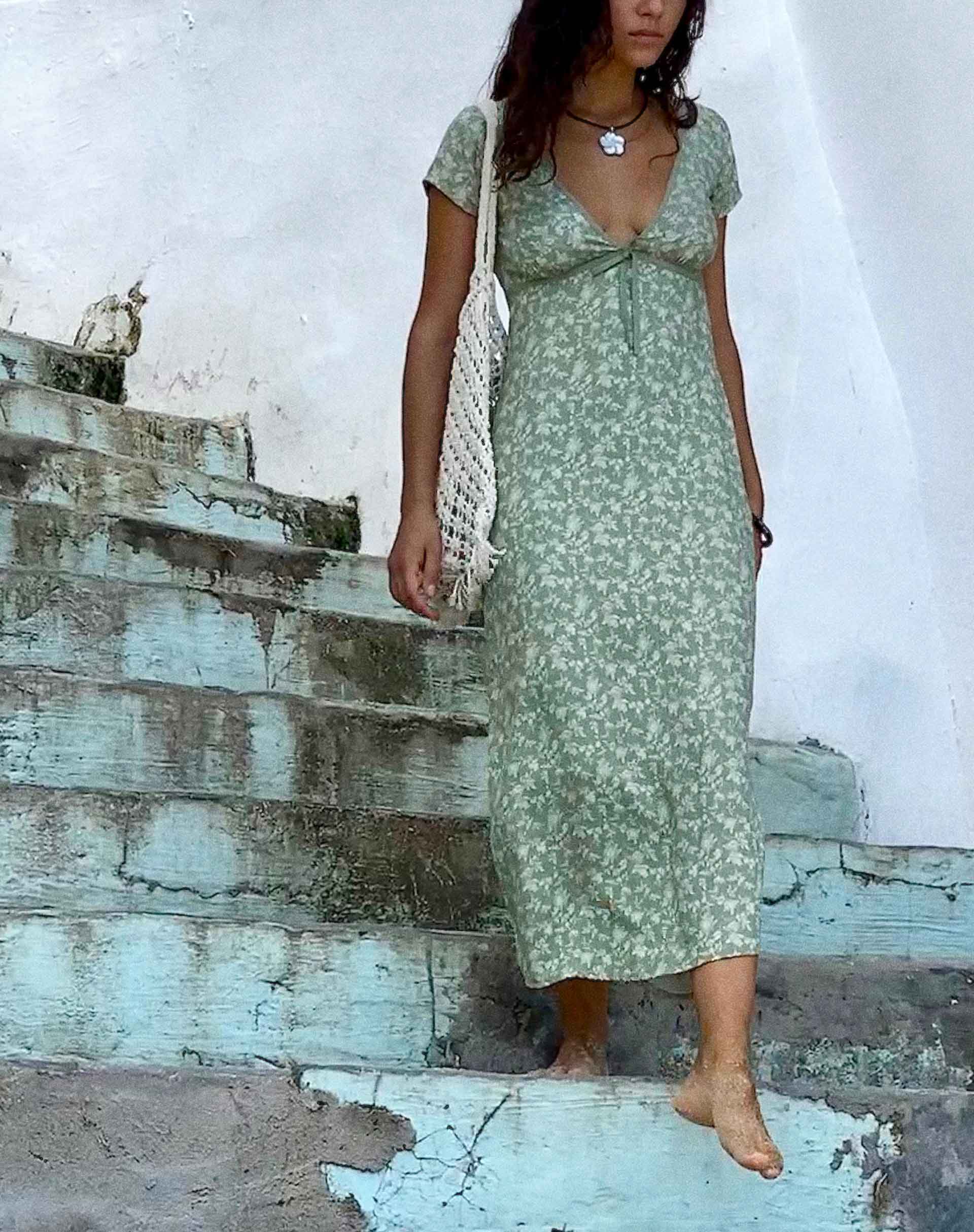 Image of Eviaso Midikleid in Ditsy Mix Floral Grün