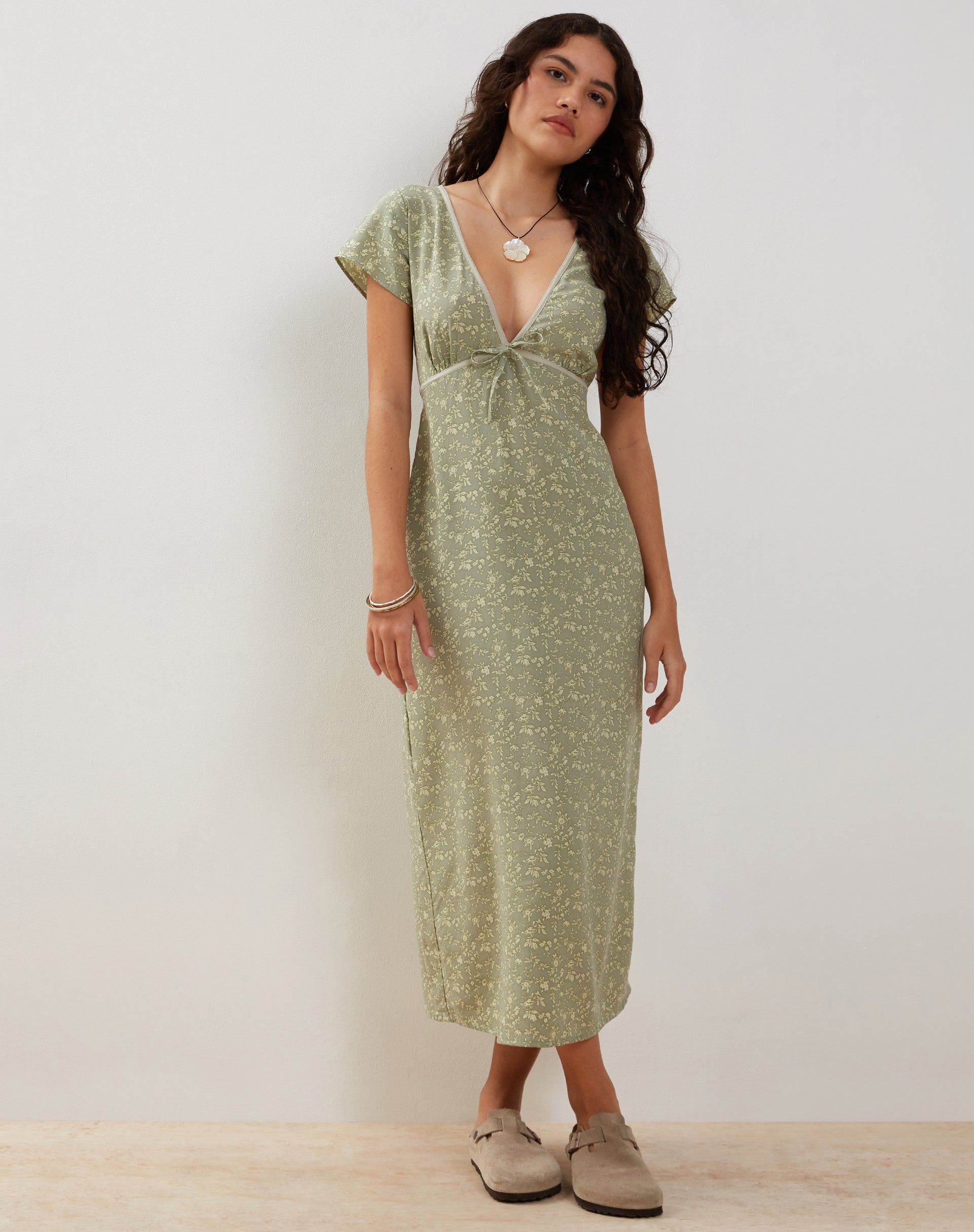 Image of Eviaso Midikleid in Ditsy Mix Floral Grün