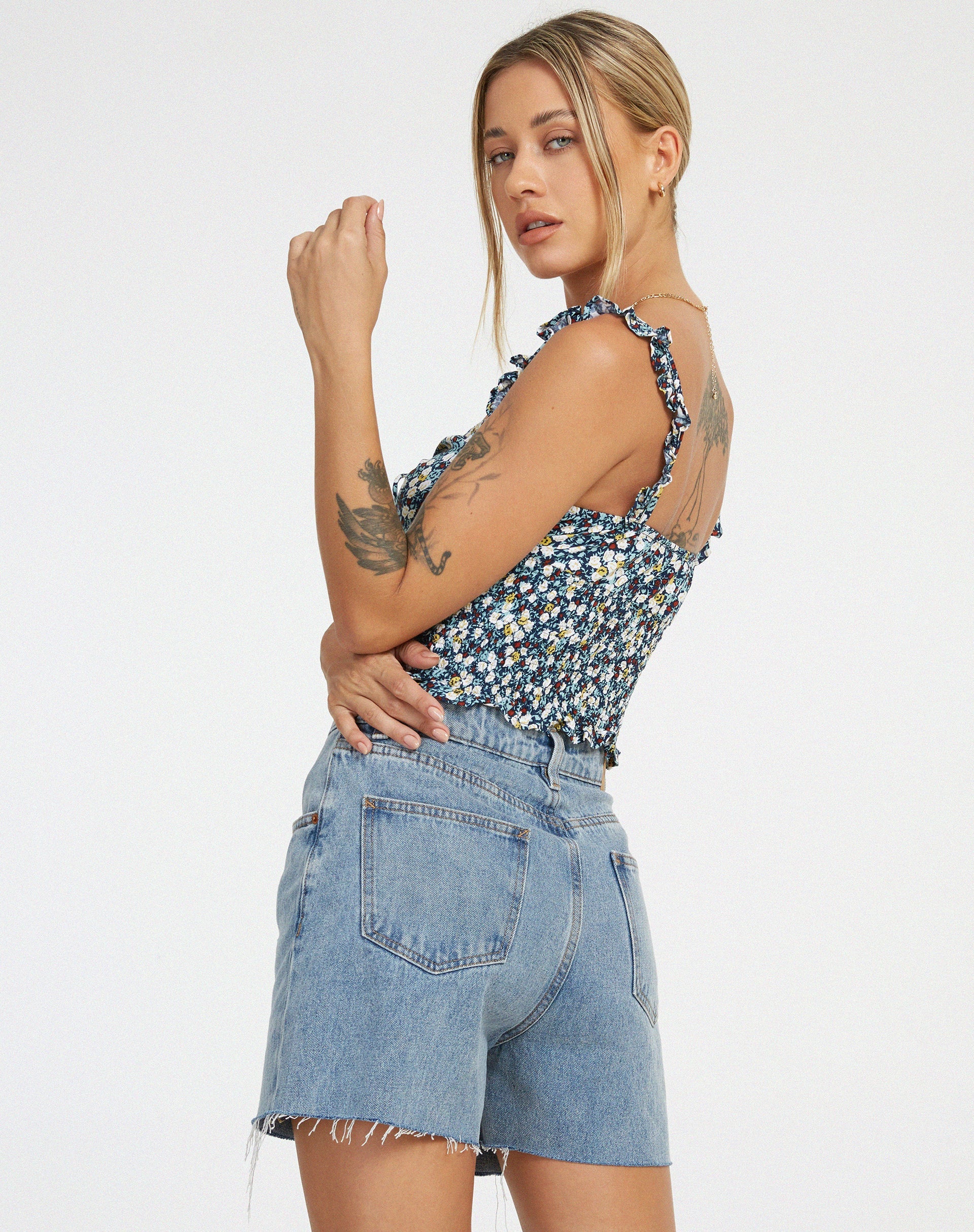 Bild von Ezra Crop Top in Floral Field Navy
