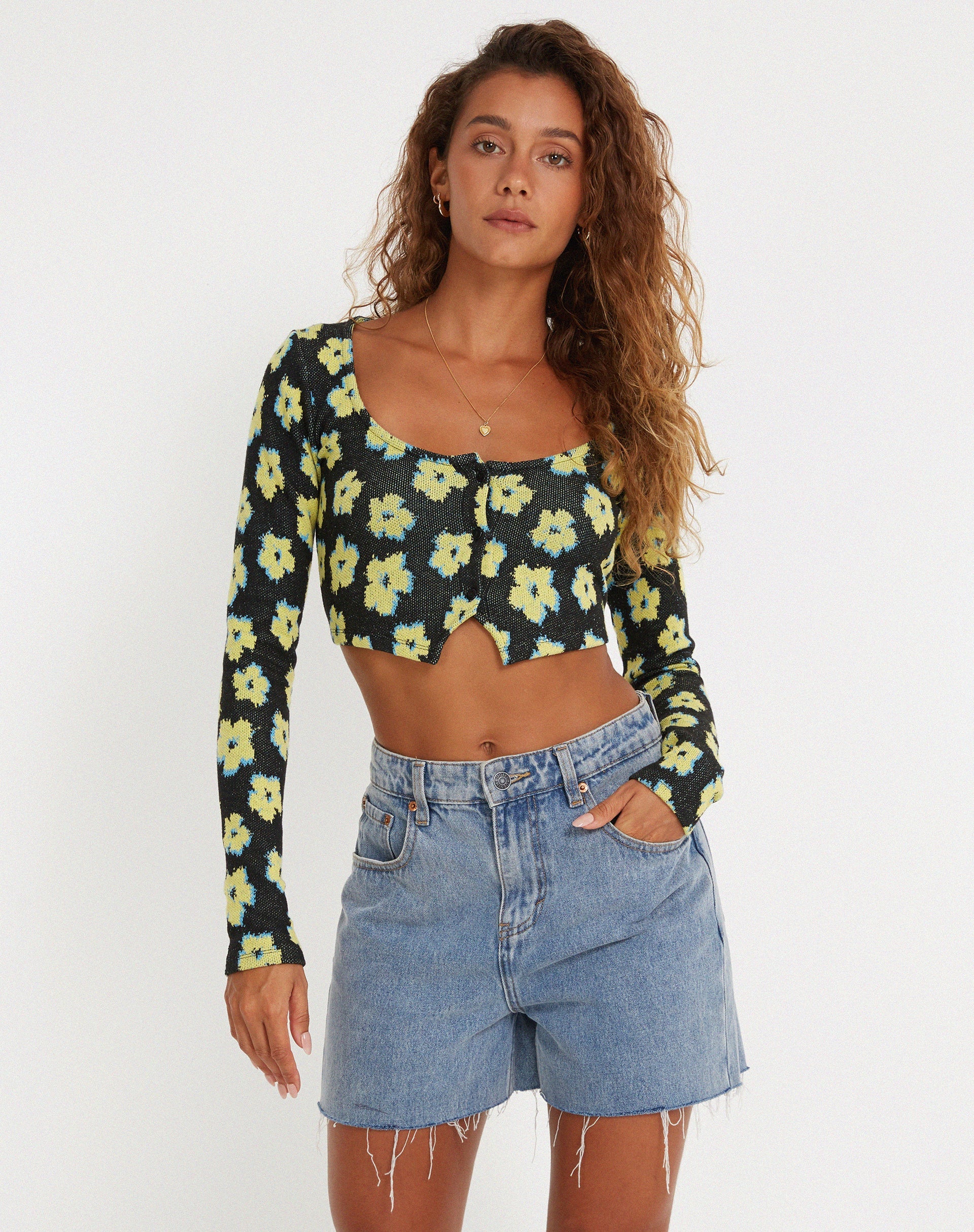 Bild von Faline Crop Top in Cute Floral Schwarz und Gelb