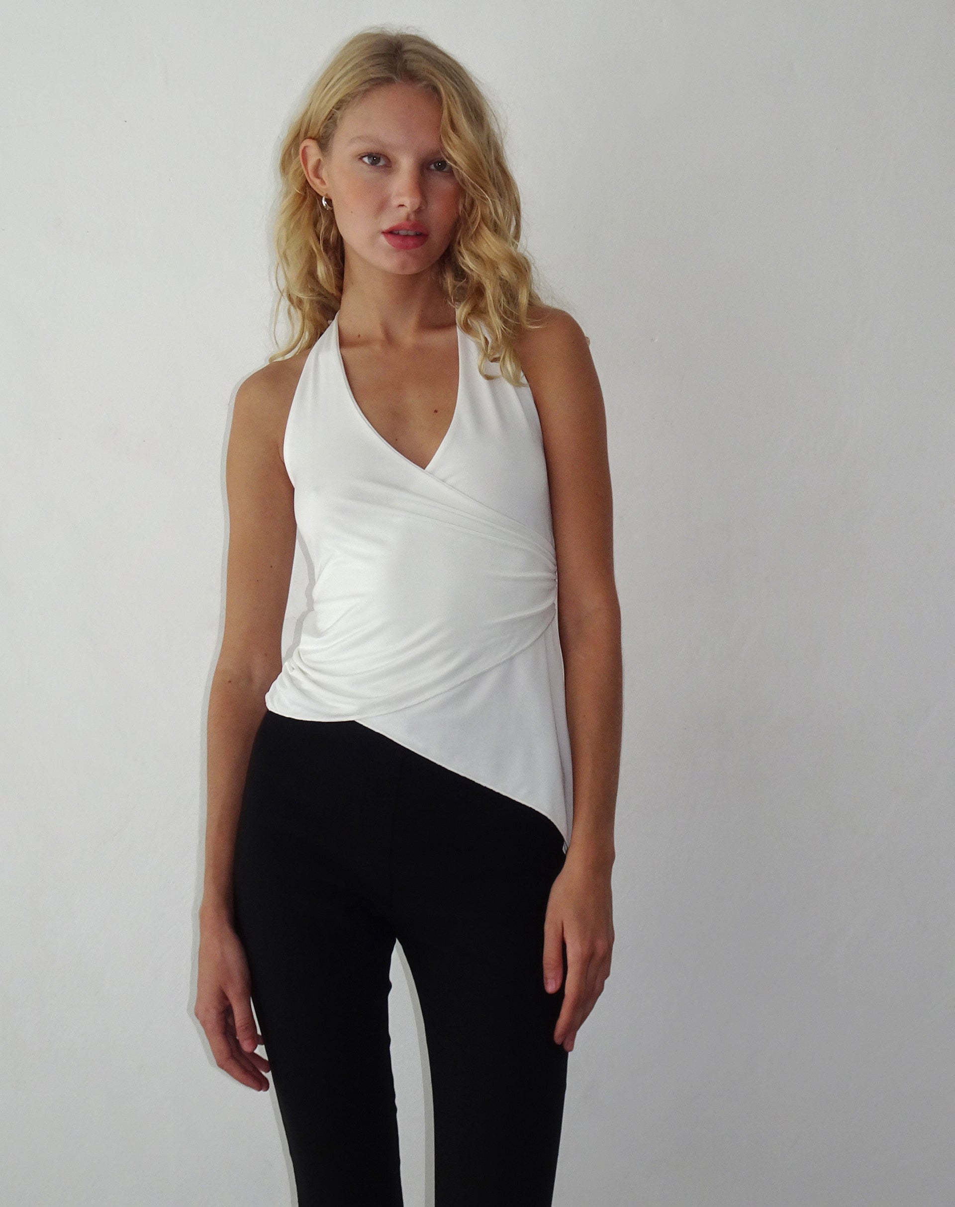 Bild von Farah Asymmetrisches Halter-Top in Ivorya