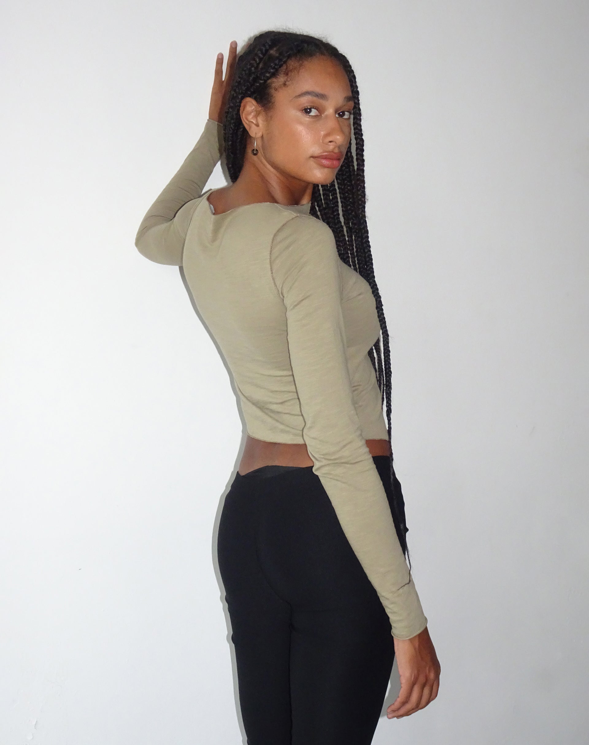 Image von MOTEL X JACQUIE Fenrin Langarm Schmetterling Jersey Top in London Fog