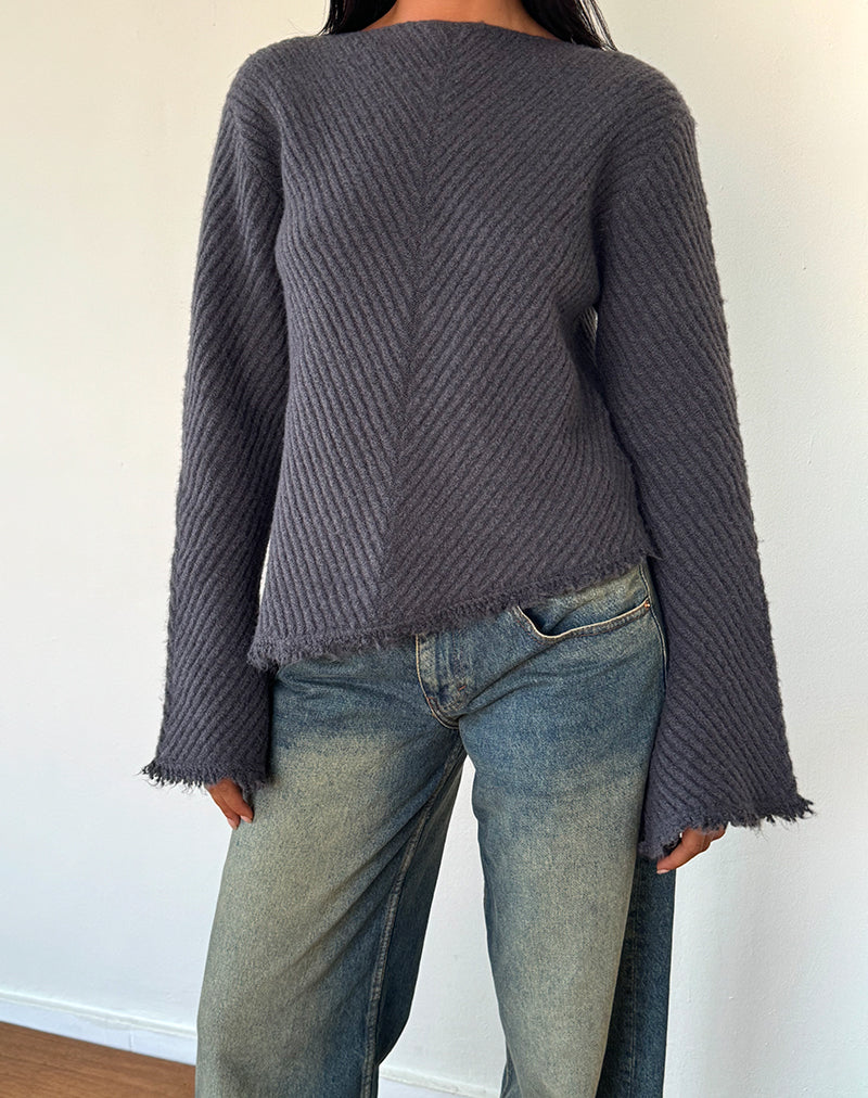 Fergie Asymmetrischer Strickpullover in Ocean Storm