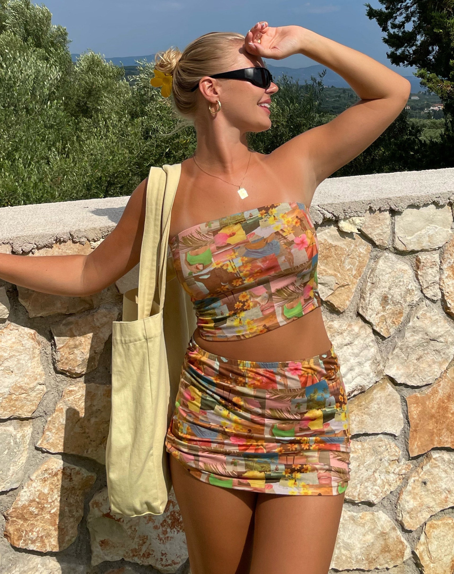 Bild von MOTEL X BARBARA Guida Mini Rock in 90s Tropical Collage