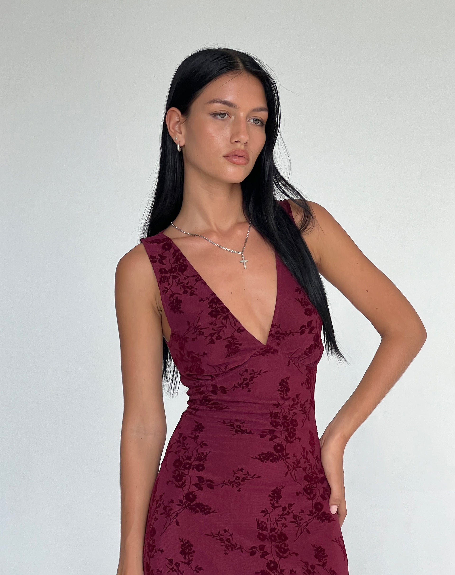 Gabriela Midikleid in Botanical Flower Maroon