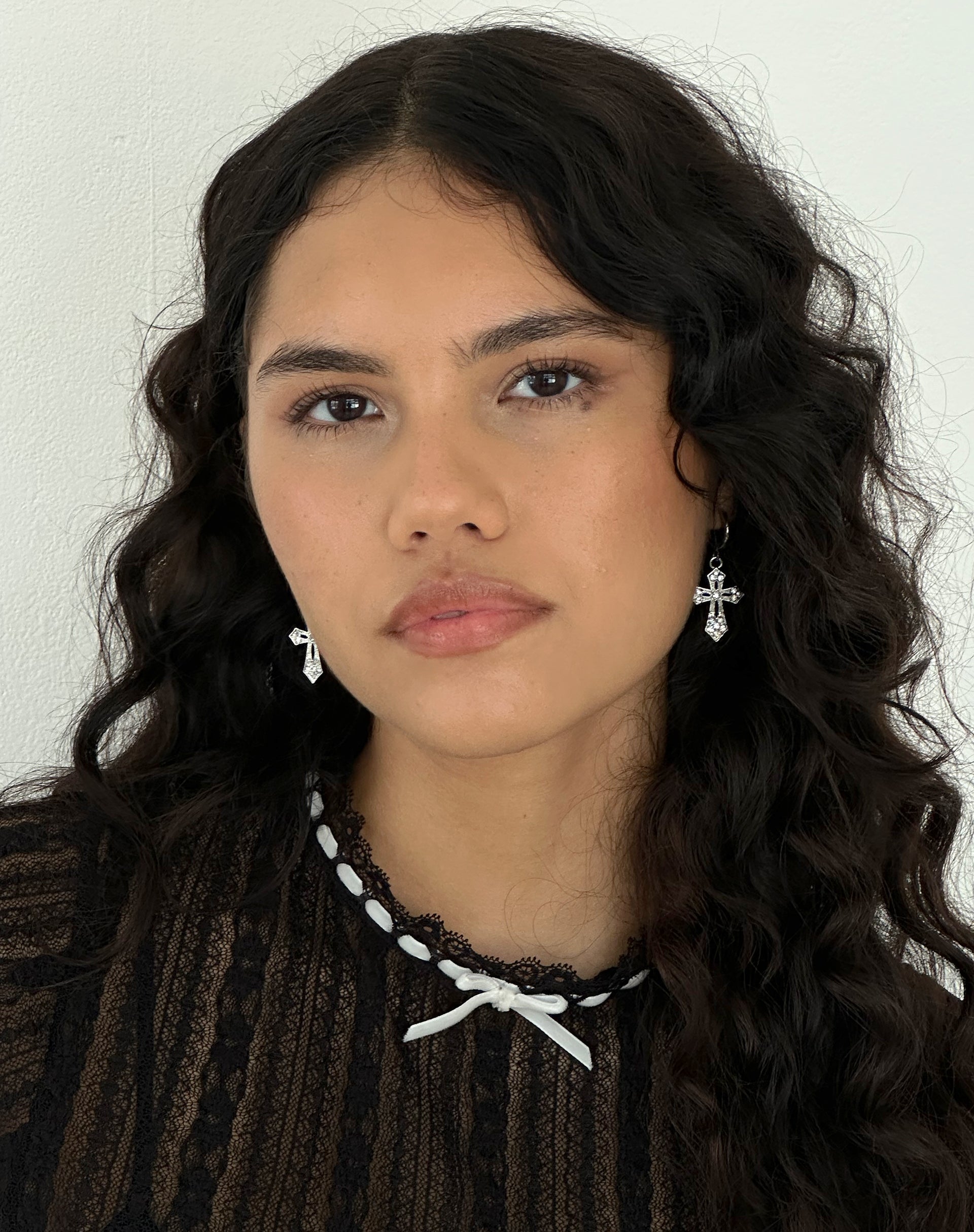 Bild von Gaia Cross Ohrringe von Gemini Jewels
