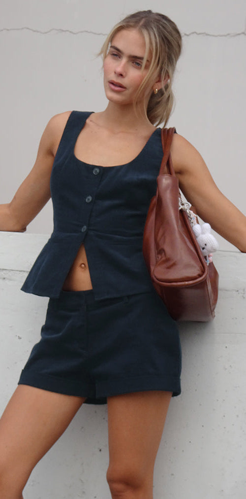 Bild von Ganita Weste in Baby Cord Navy