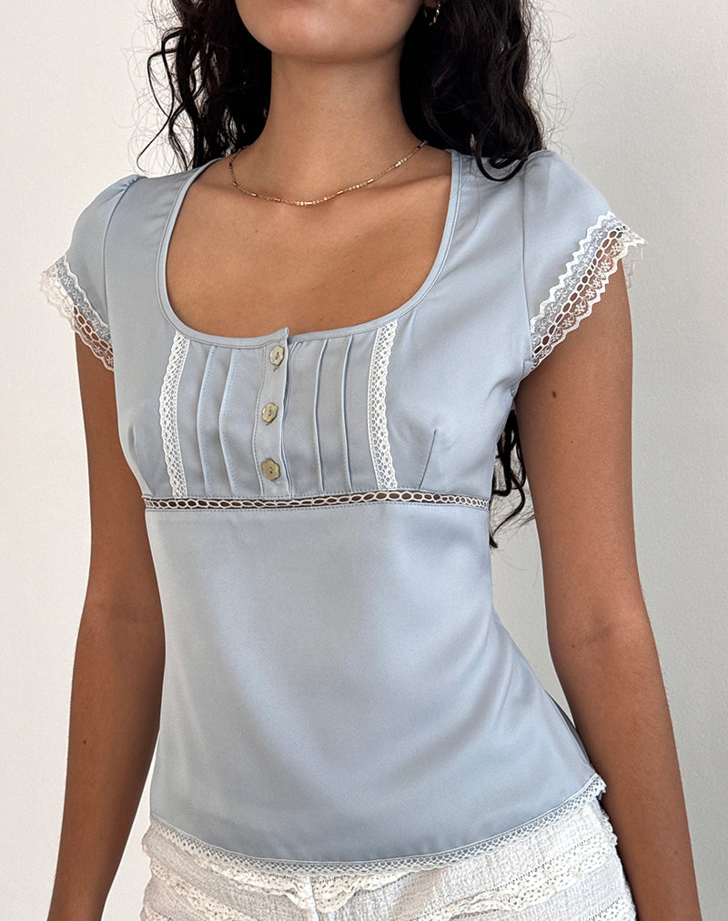 Image of Gavrilla Top in Satin Baby Blau