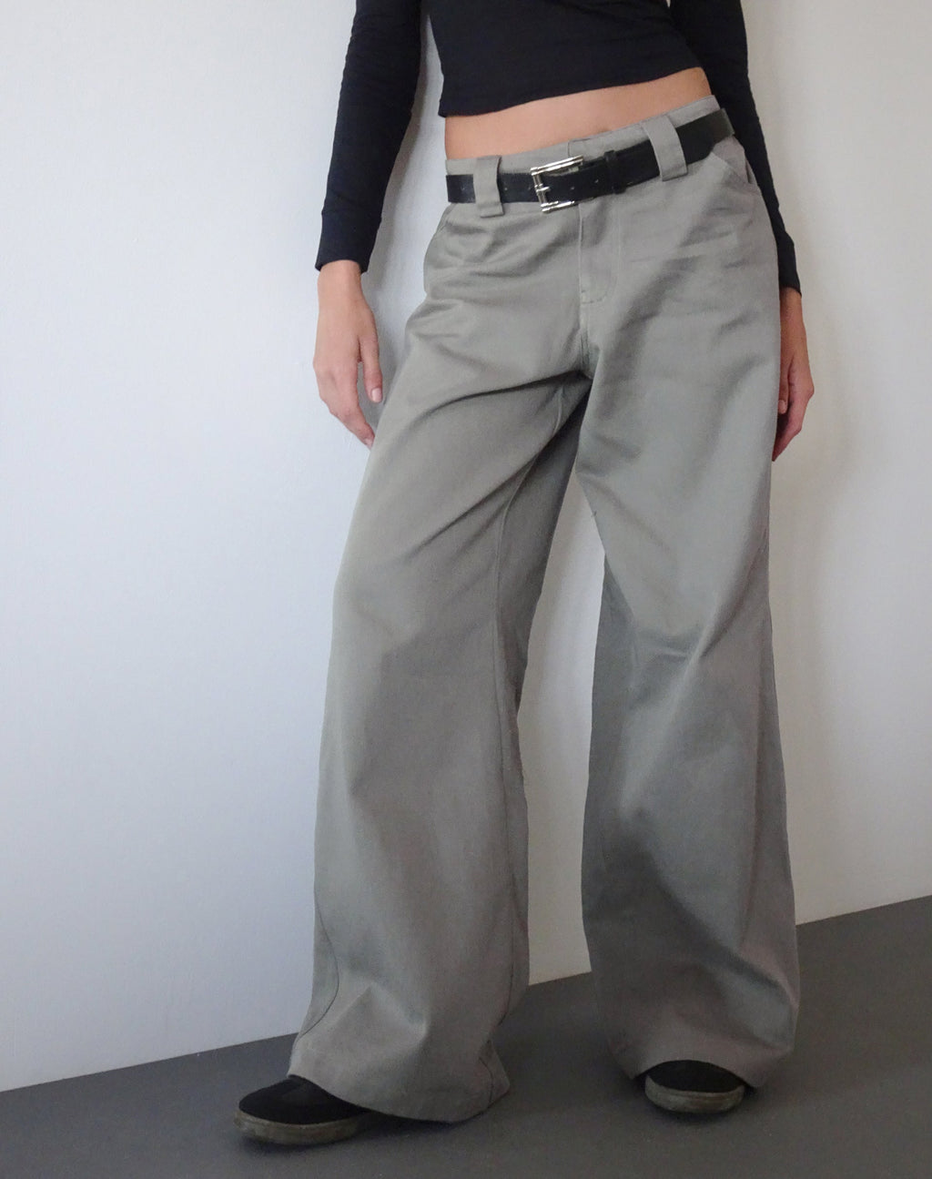 Kaomy Hose mit weitem Bein in Schiefergrün