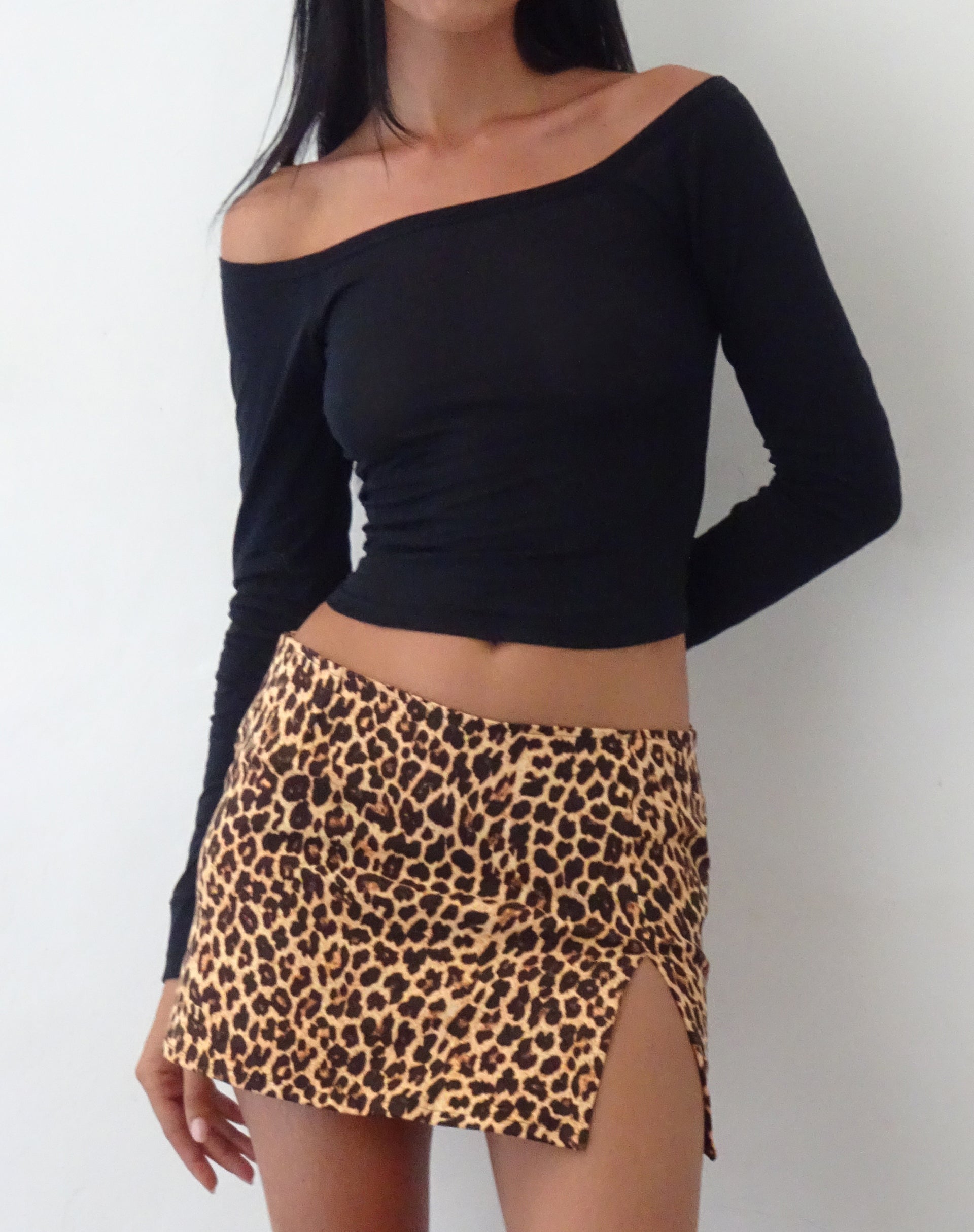 Image of Gavya Langärmeliges Bardot-Top in Schwarz