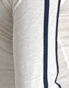 Off White mit Marineblauem Streifen