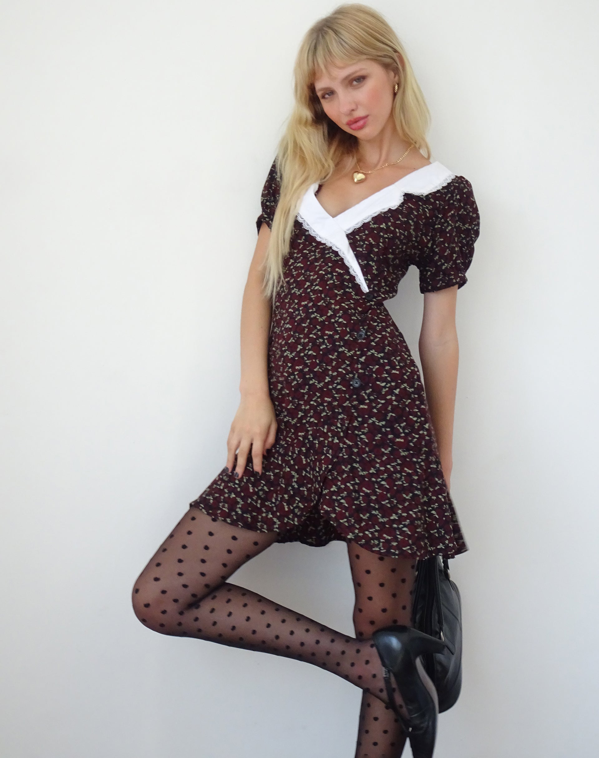 Bild von Geles Mini-Wickelkleid in Dark Rhoslyn Ditsy Print