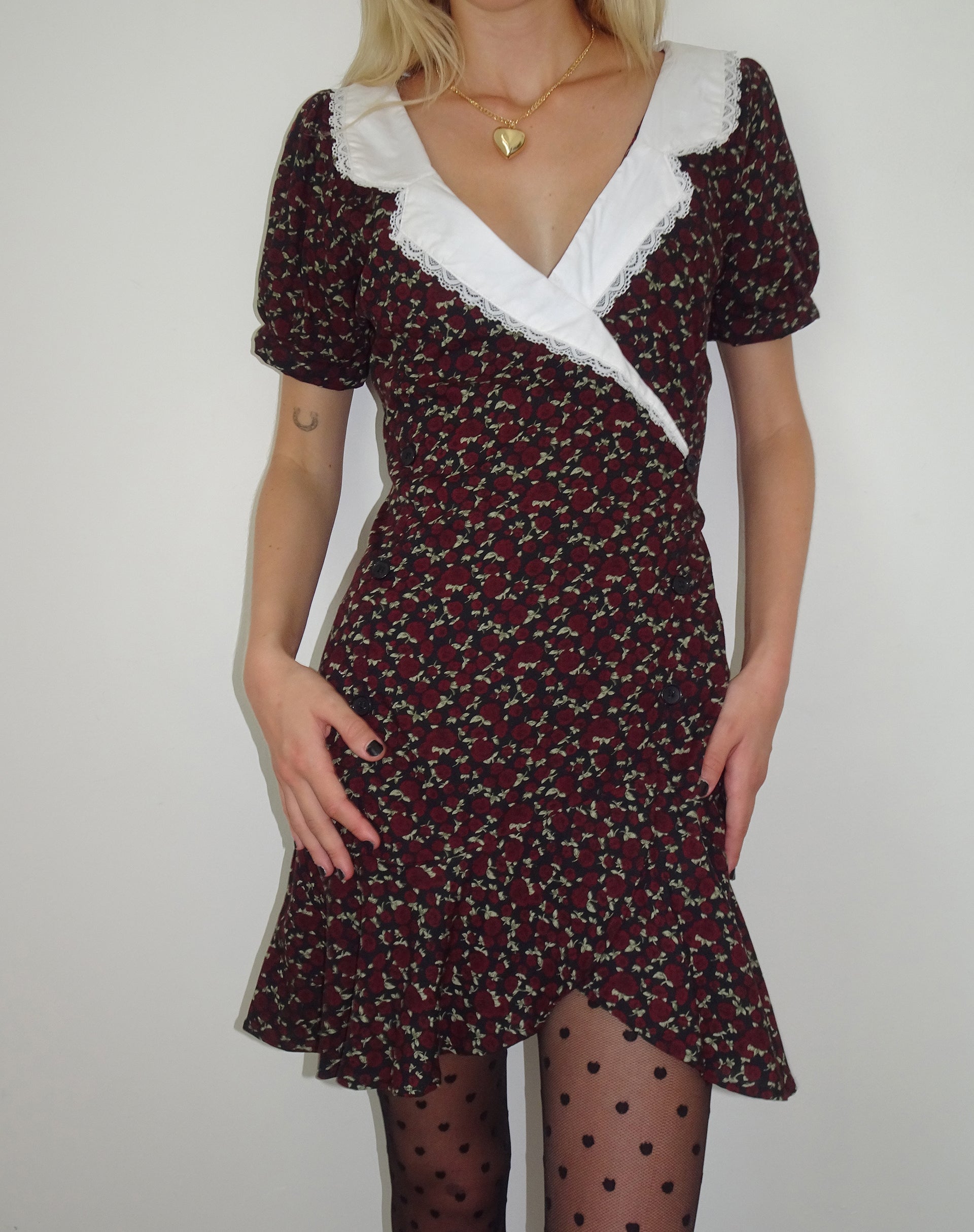 Bild von Geles Mini-Wickelkleid in Dark Rhoslyn Ditsy Print
