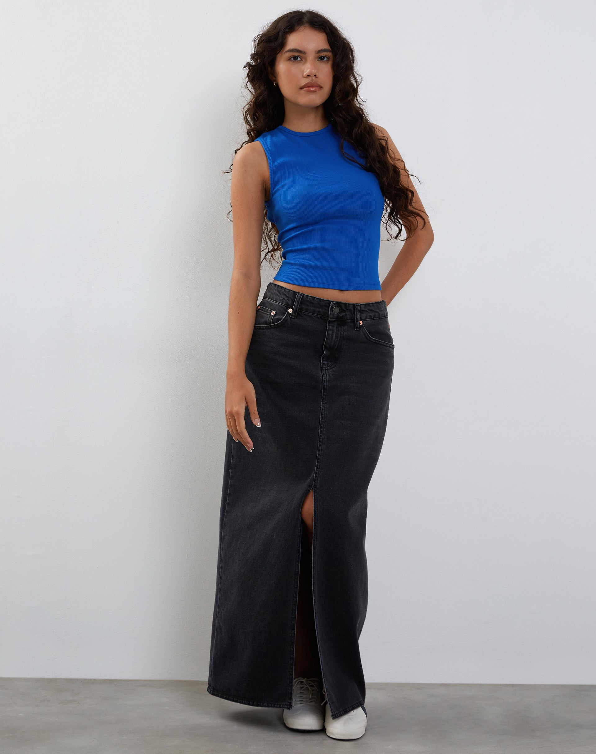 Image of Gelsho Geripptes Tank-Top mit offenem Rücken in Cobalt