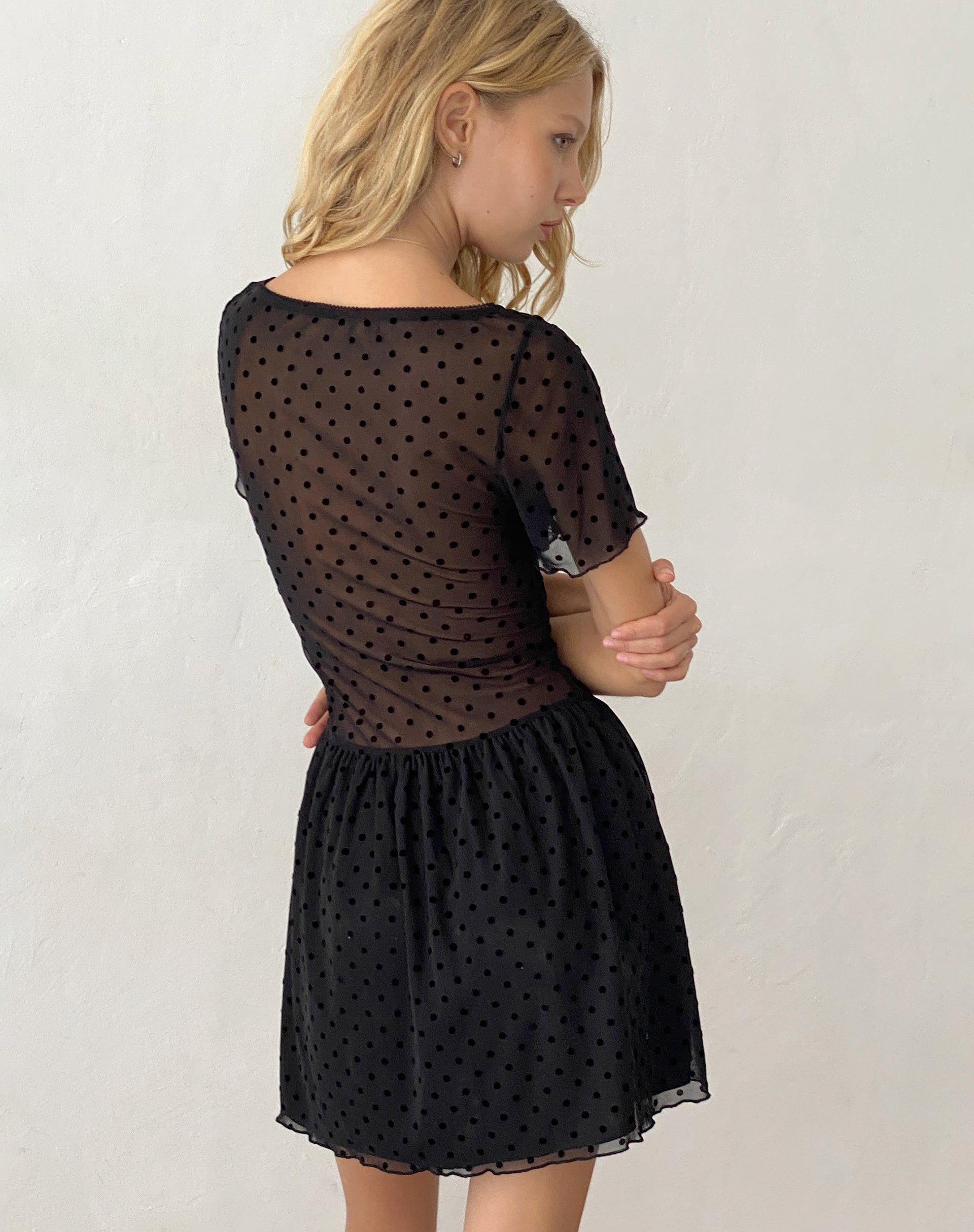 Image of Geni Minikleid in Polka Schwarz Flock