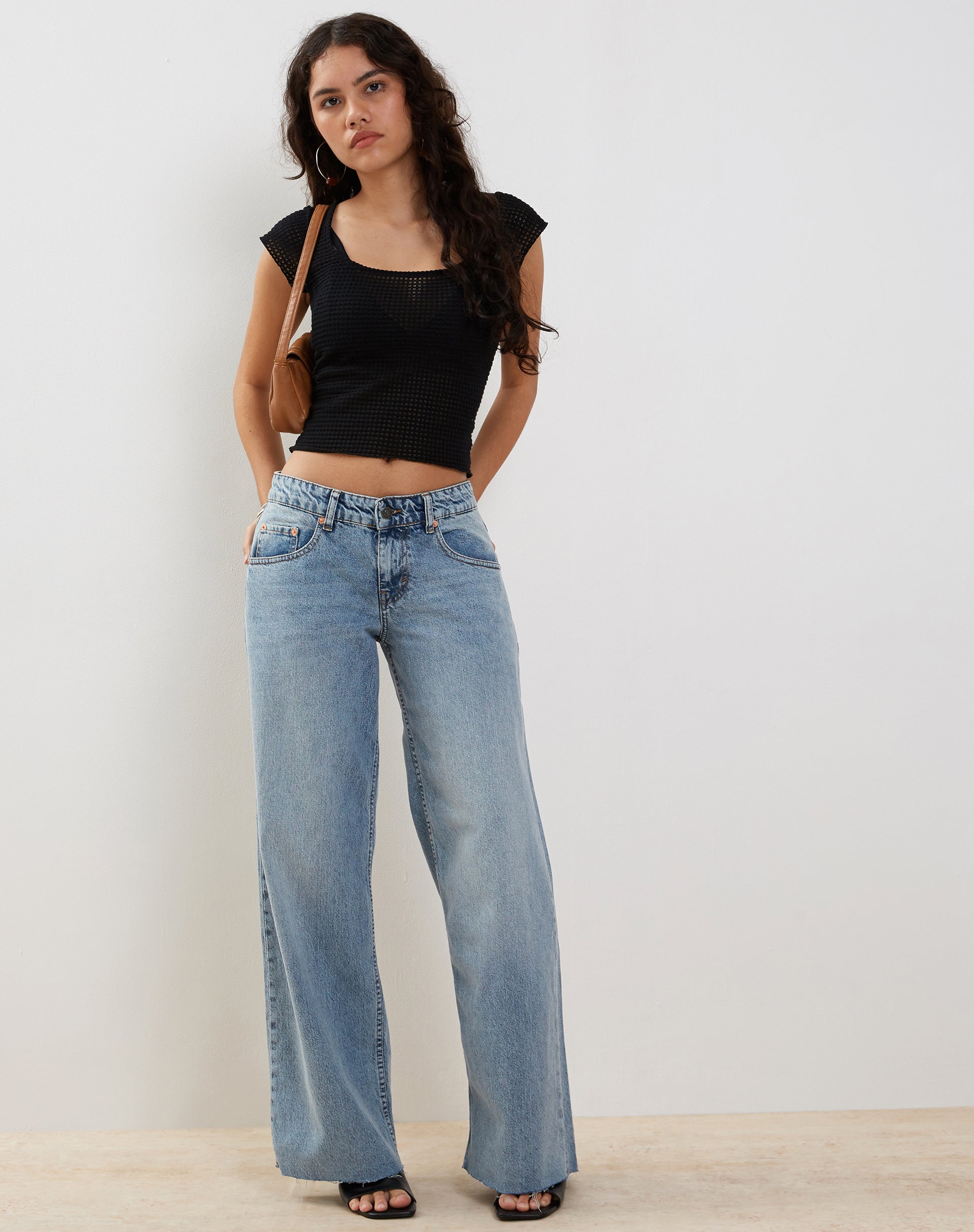 Image of Gianina Crop Top in Schwarz Strukturierte Häkelarbeit
