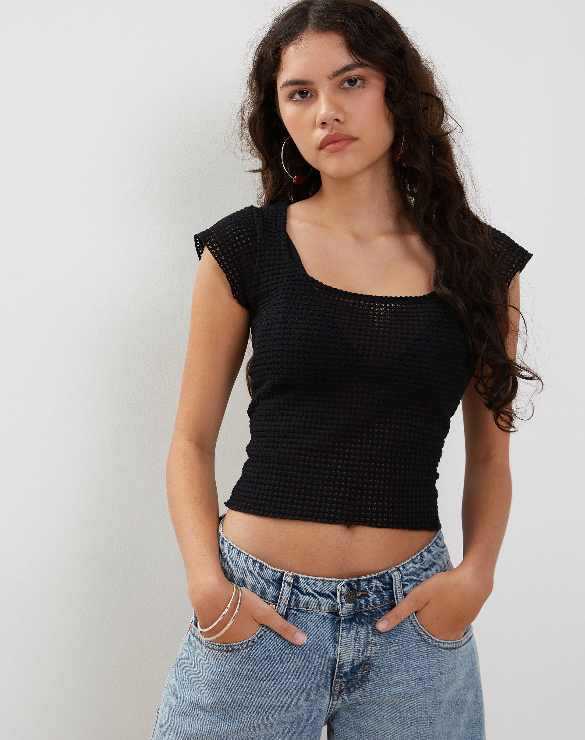 Image of Gianina Crop Top in Schwarz Strukturierte Häkelarbeit