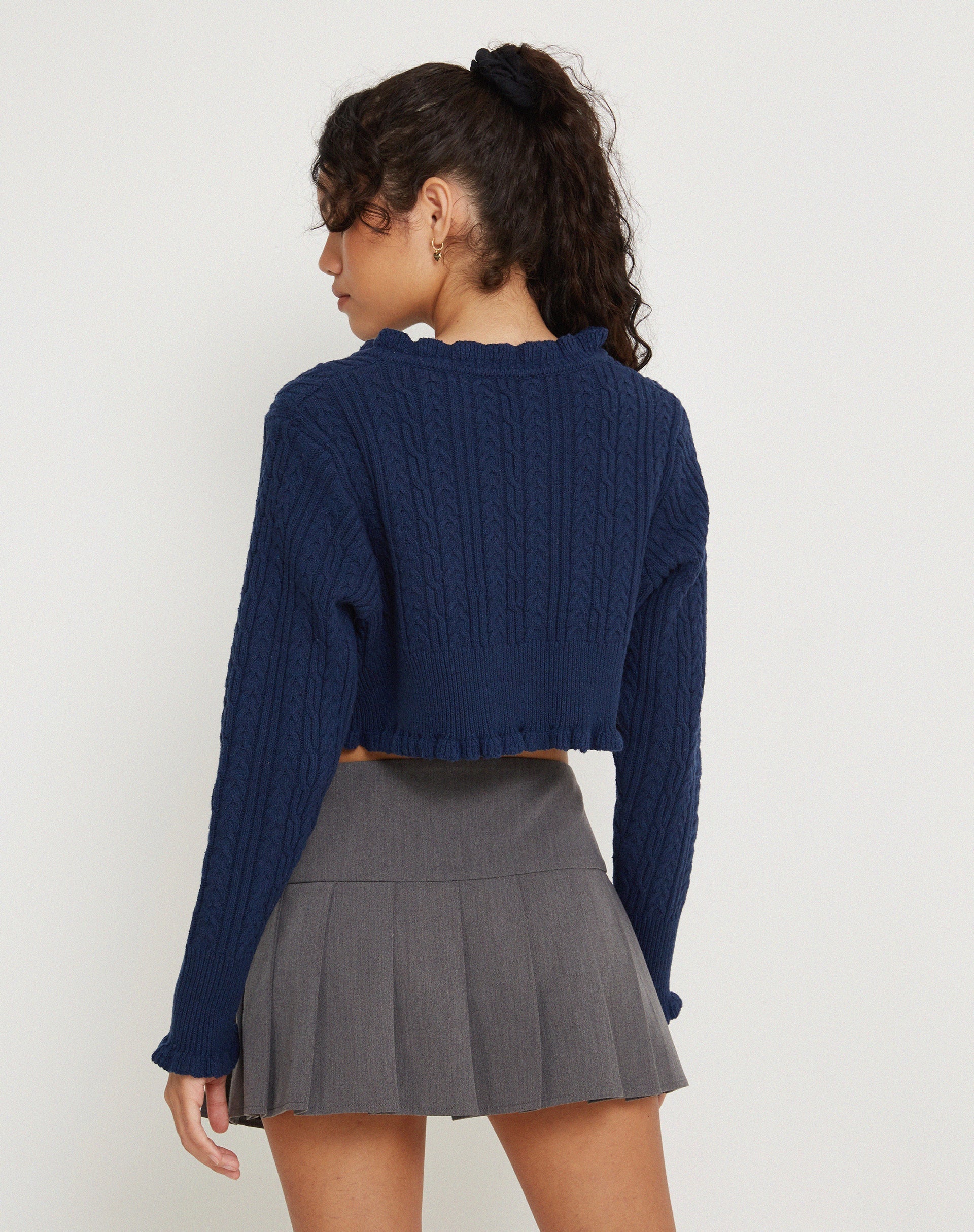 Bild von Yasona Cardi in Marineblau