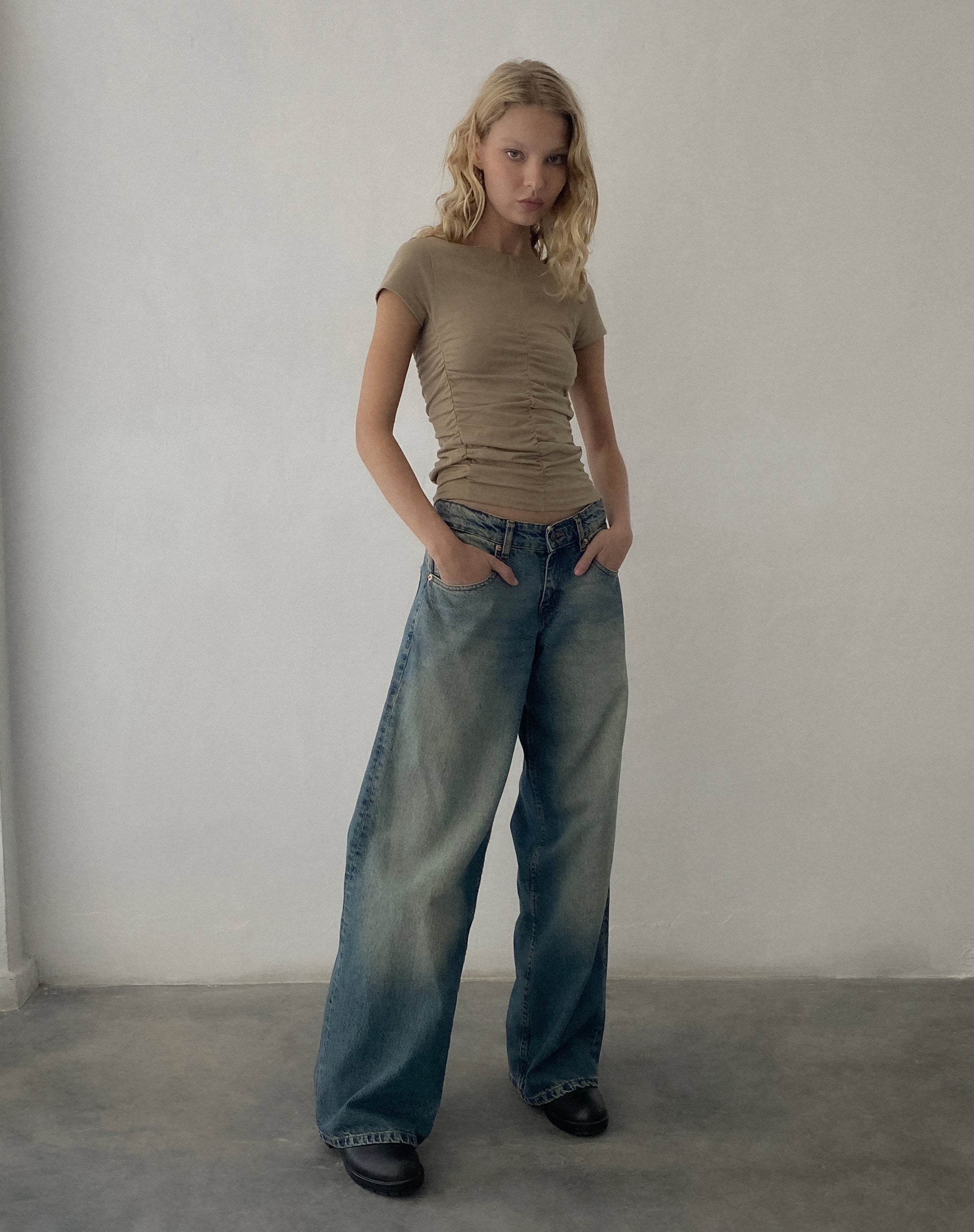 Image of Gryae Top mit geraffter Front in Biscotti