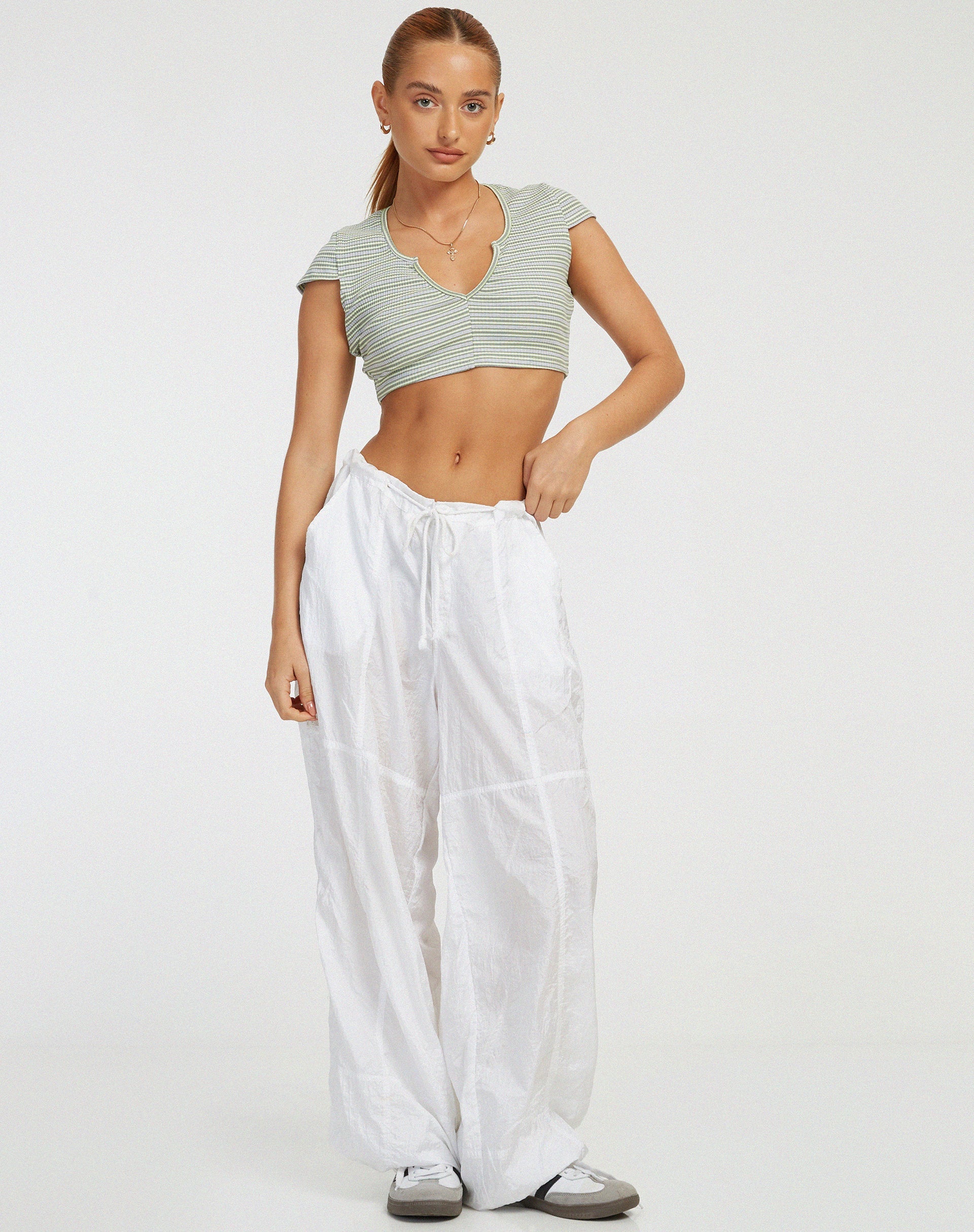 Bild von Guanna Crop Top in Streifen Rippe Grün und Grau