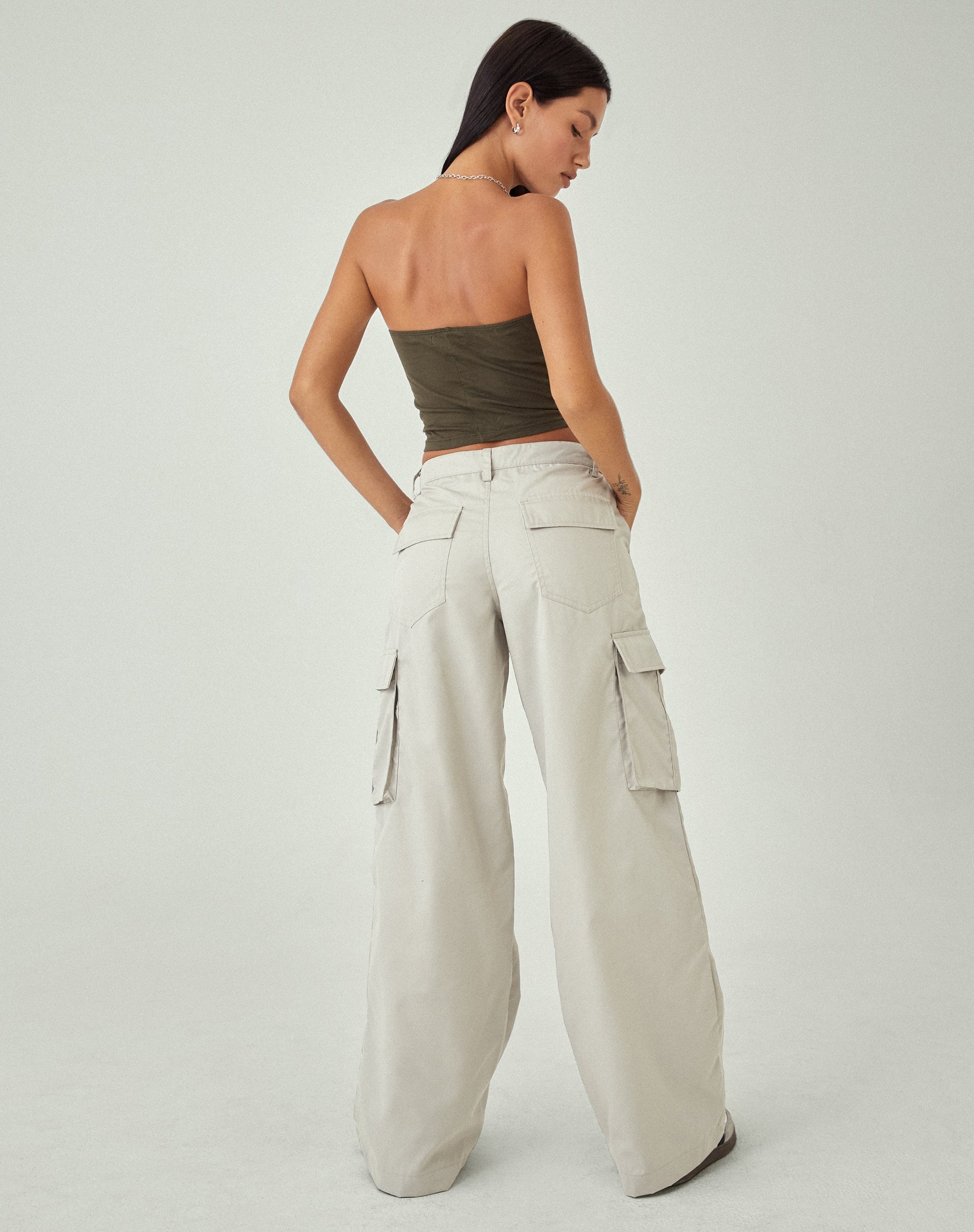 Bild von MOTEL X JACQUIE Shae Bandeau Top in Olive