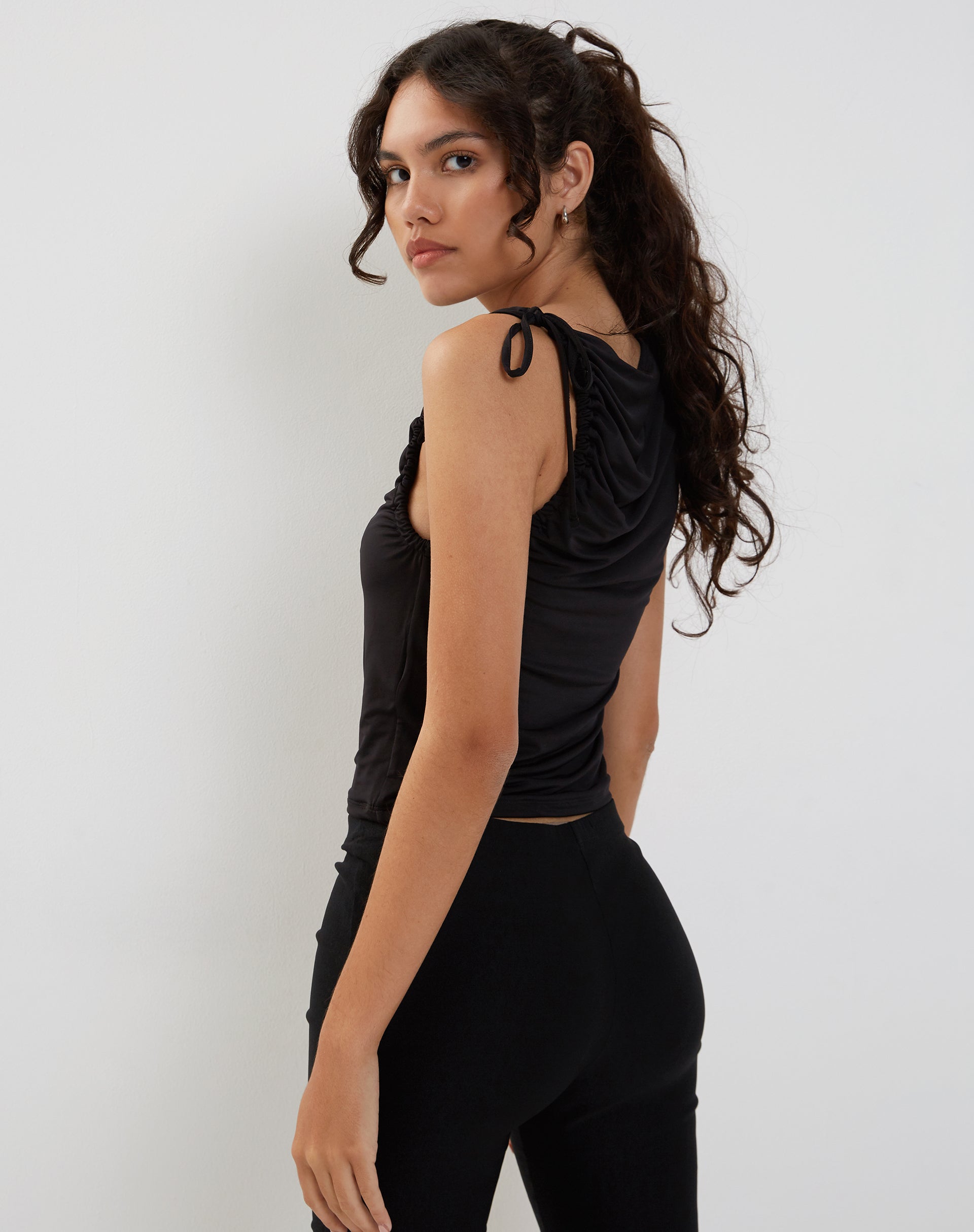 Bild von Hagne Vest Top in Schwarz